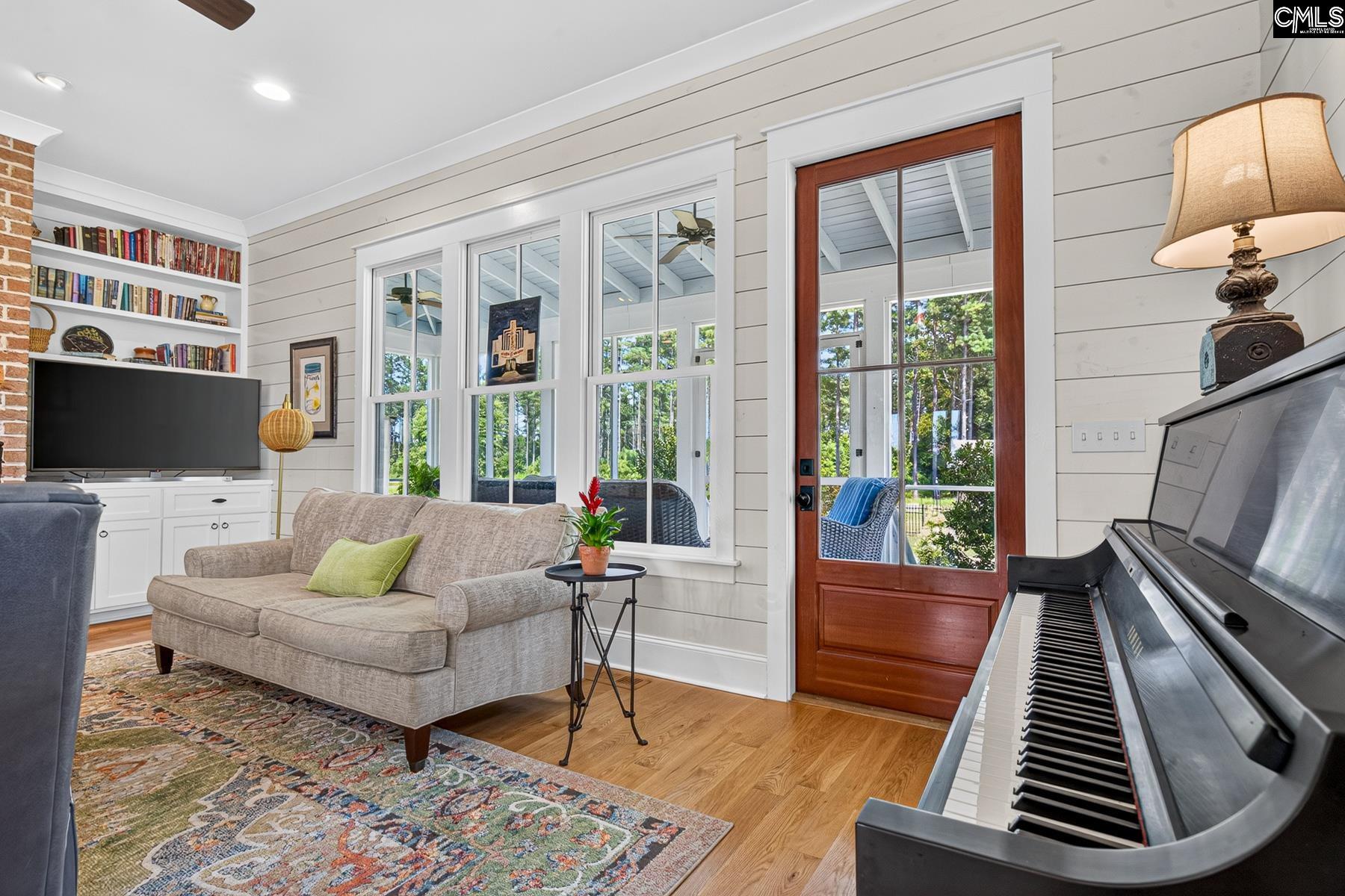 main property photo 28