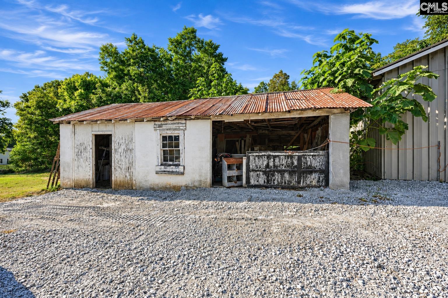 main property photo 37
