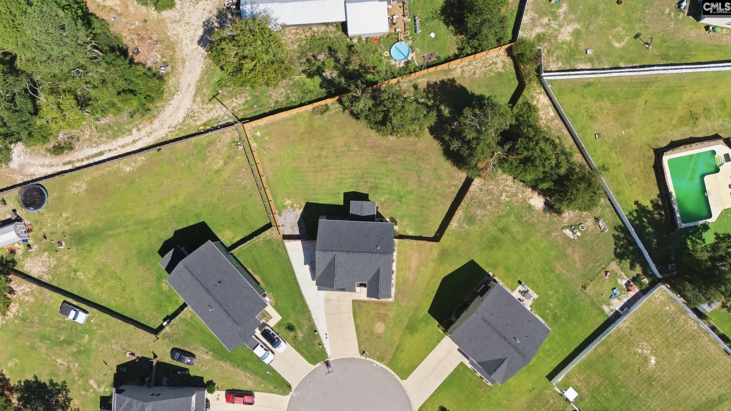 main property photo 32