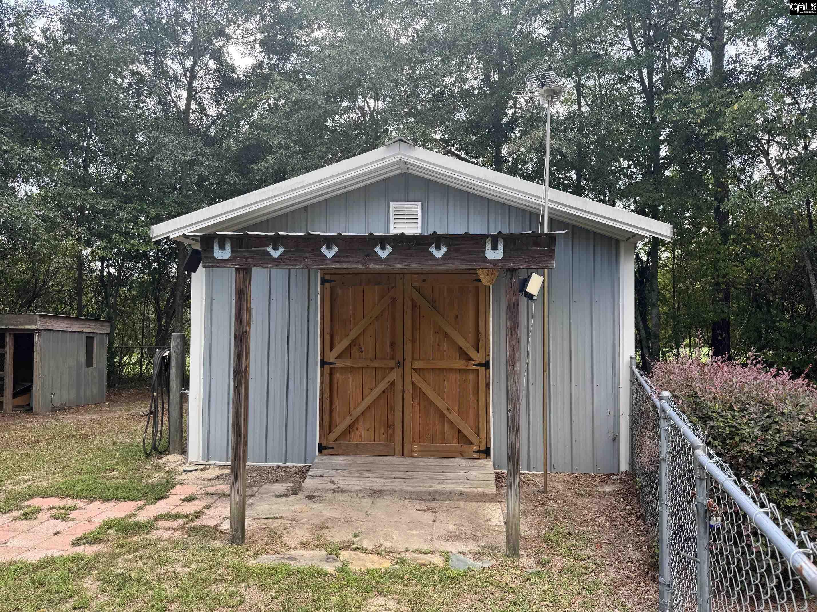 main property photo 40