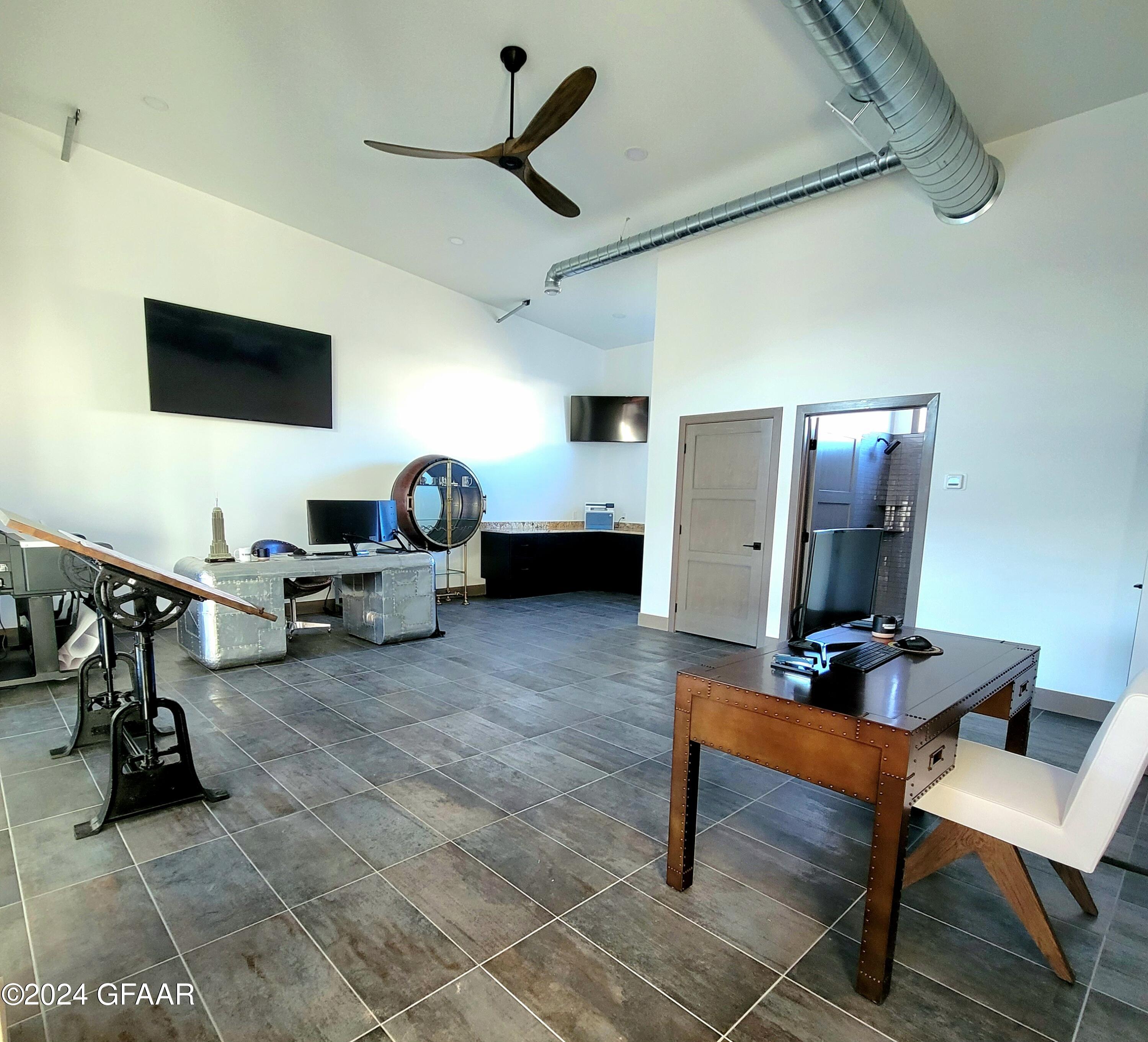 property viewer photo 19