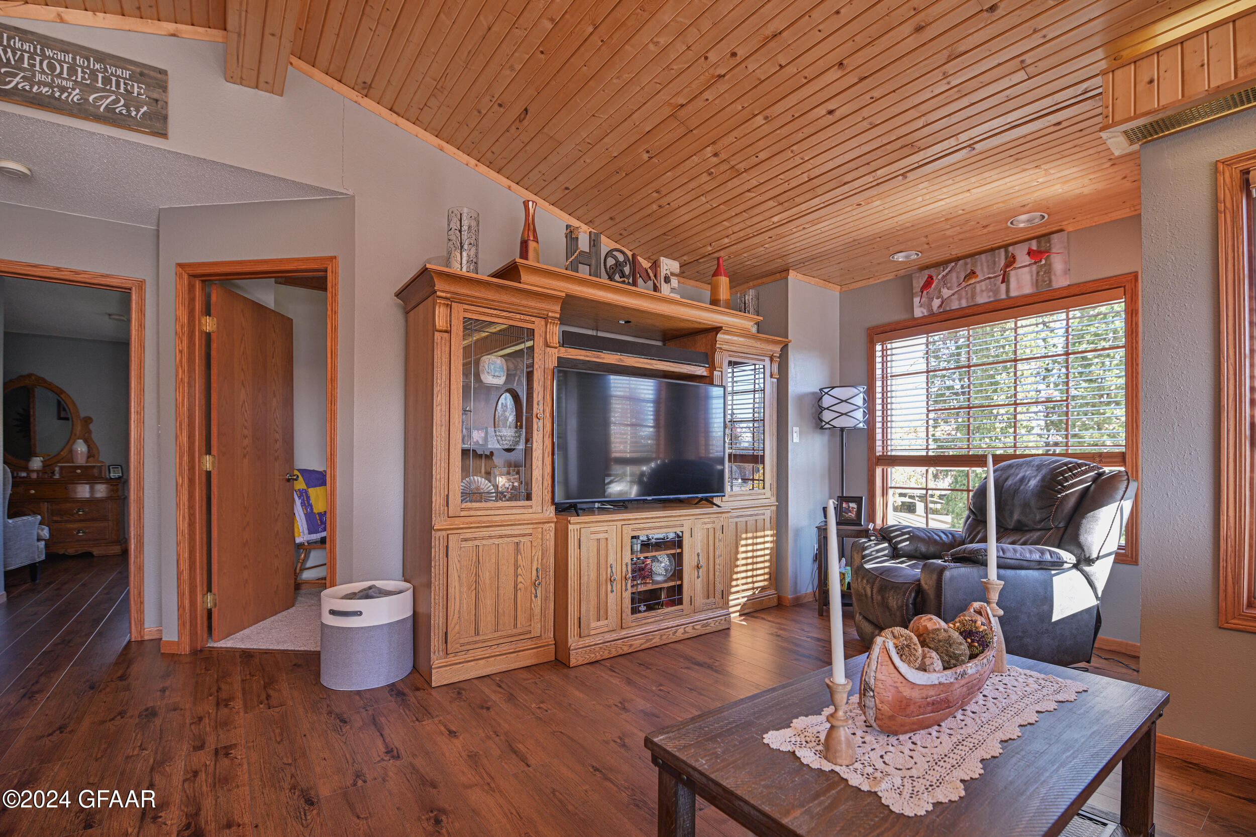 property viewer photo 15