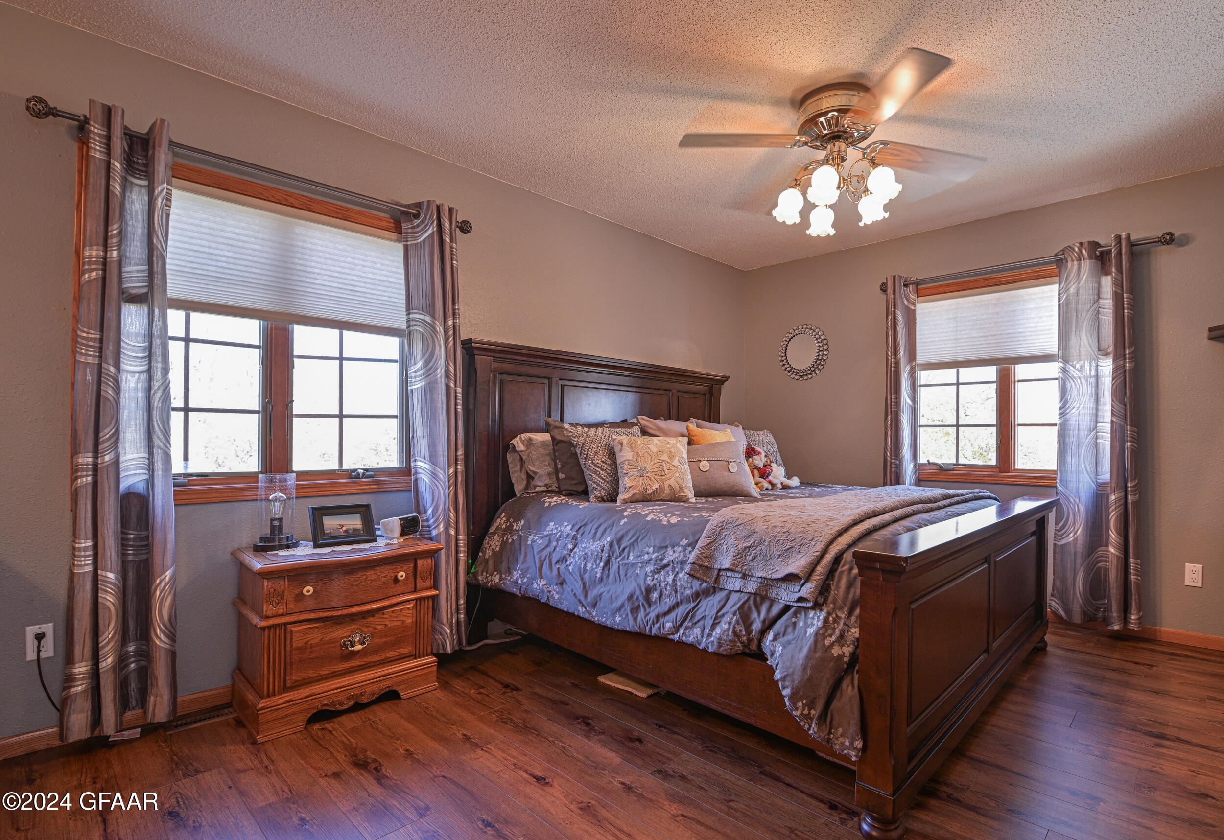 property viewer photo 16