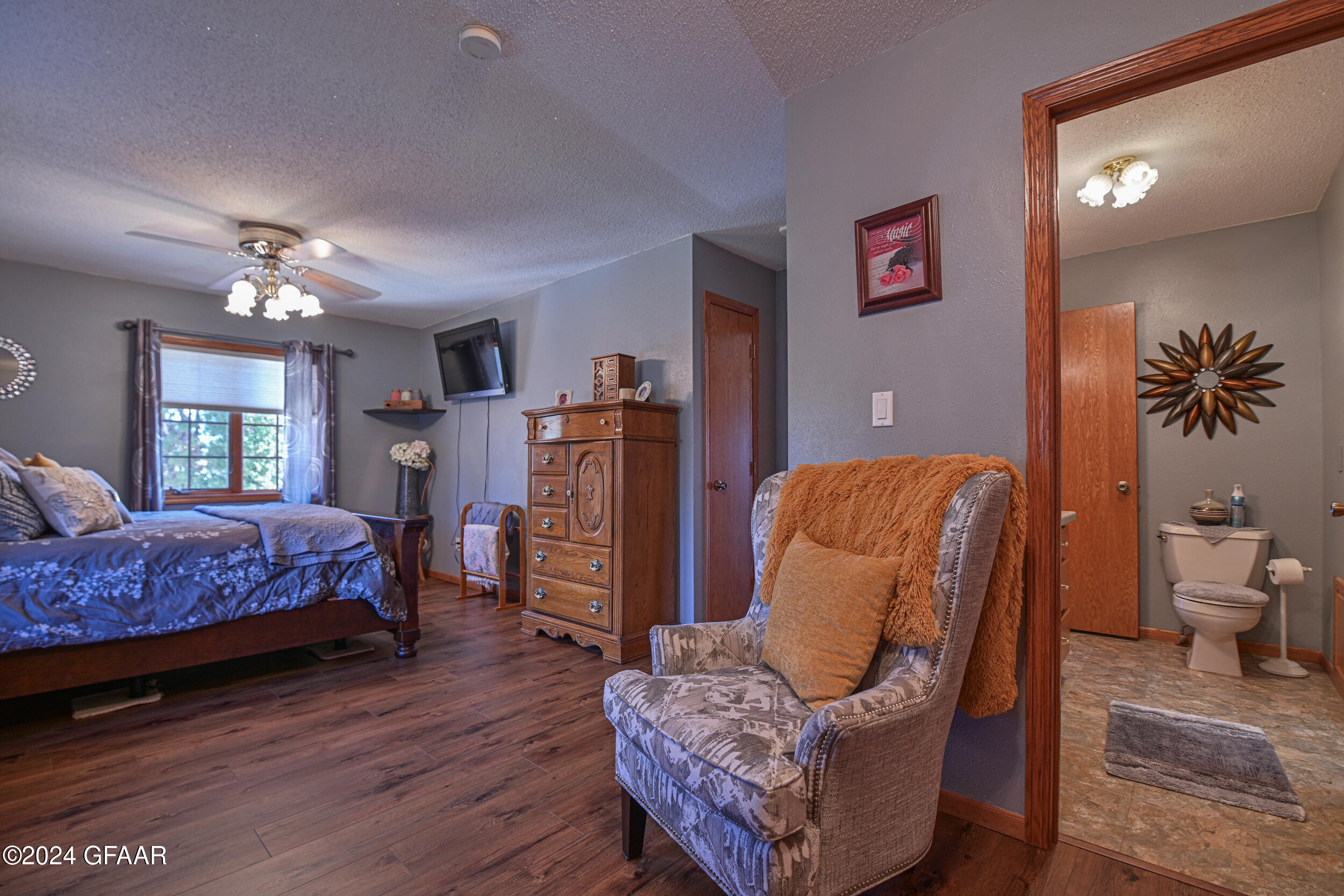 property viewer photo 18