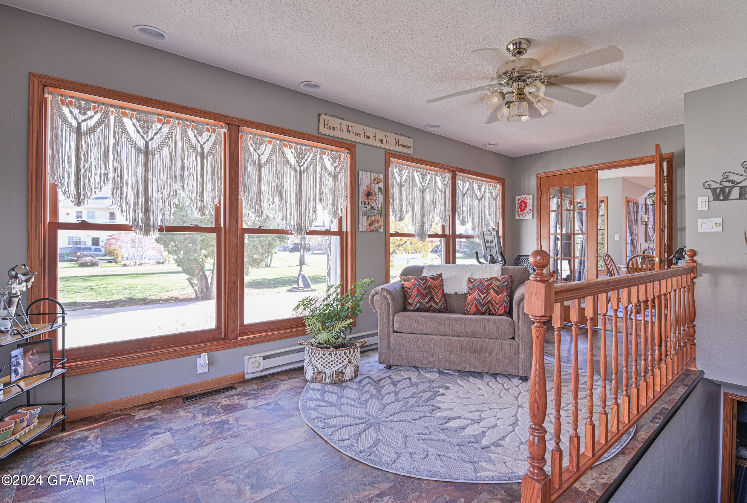 property viewer photo 2