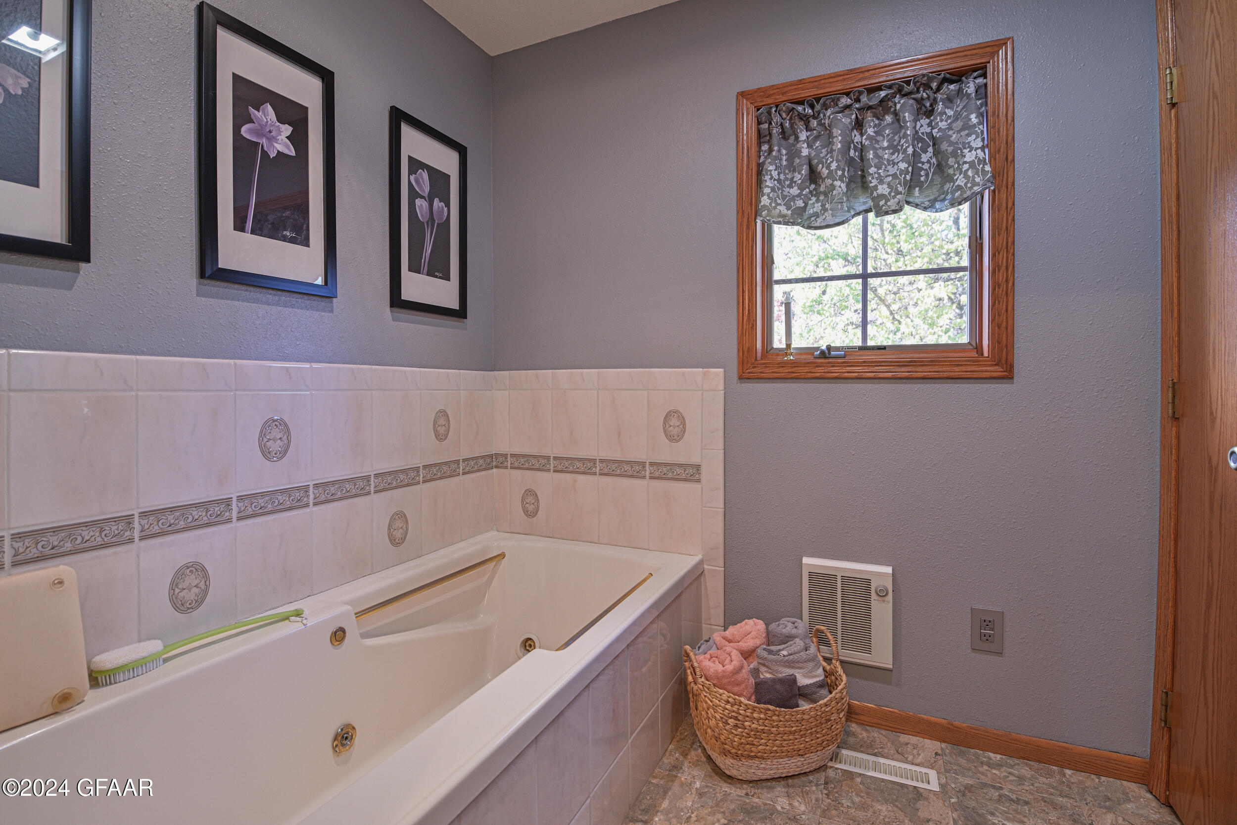 property viewer photo 24