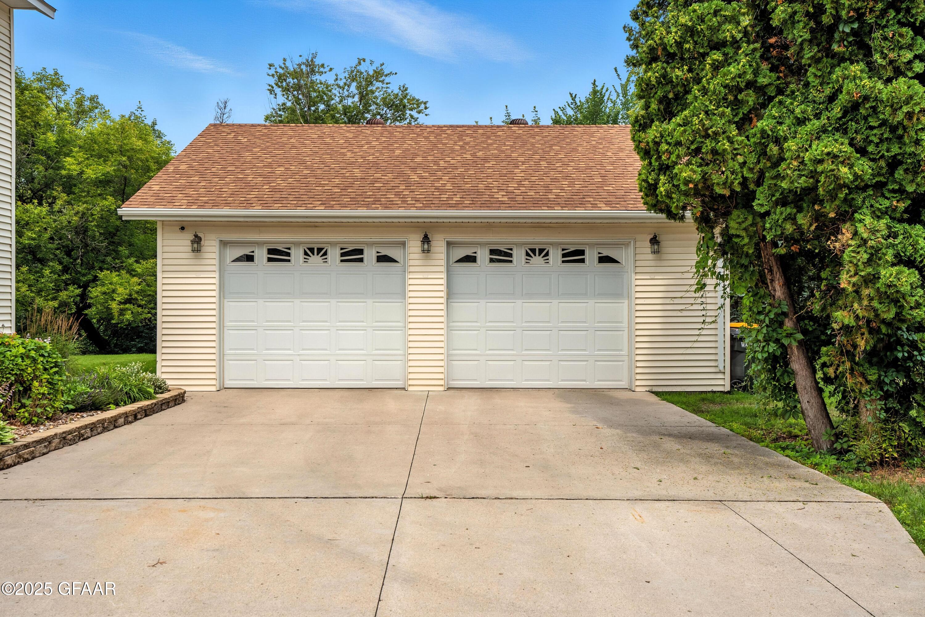 property viewer photo 36