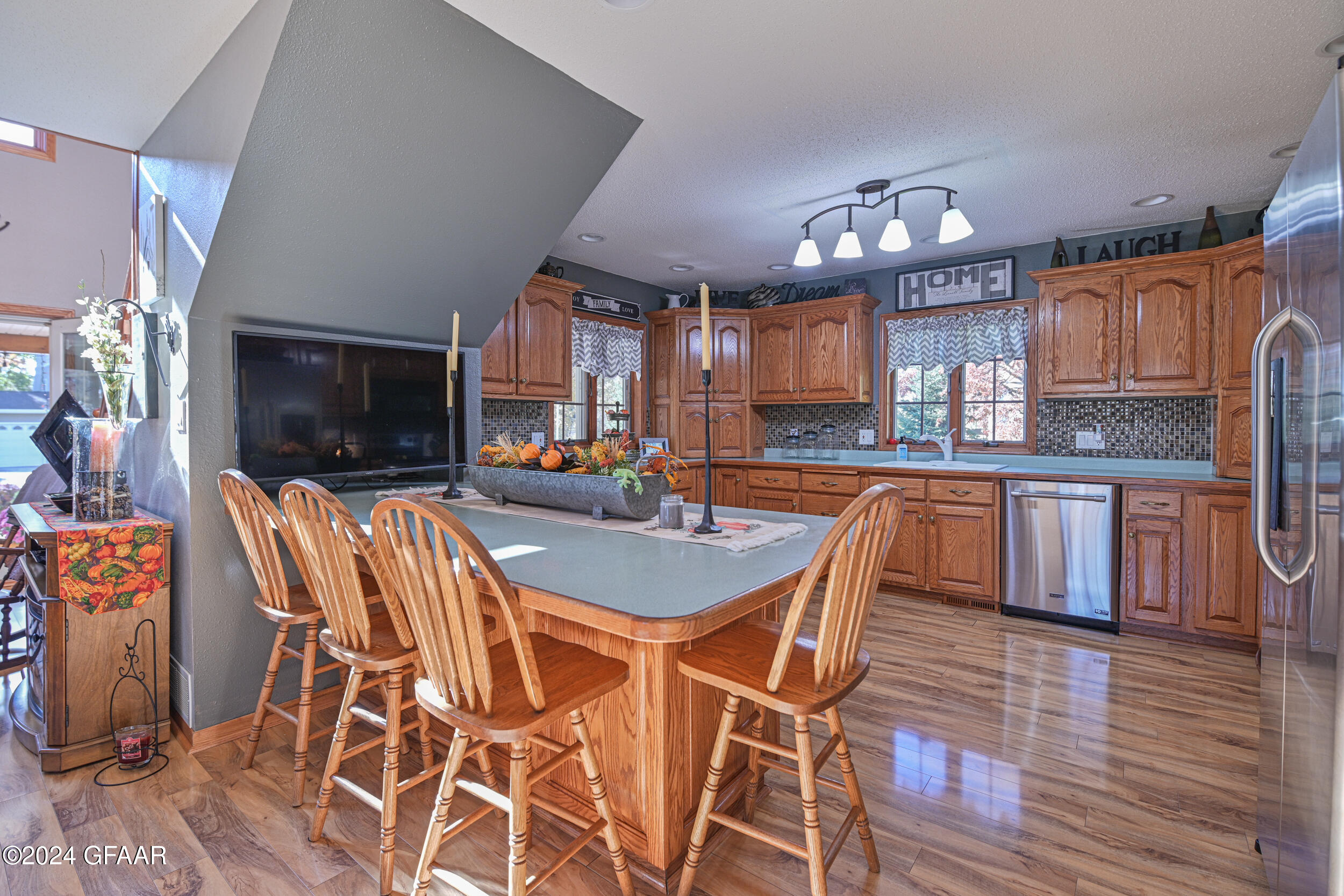 property viewer photo 9