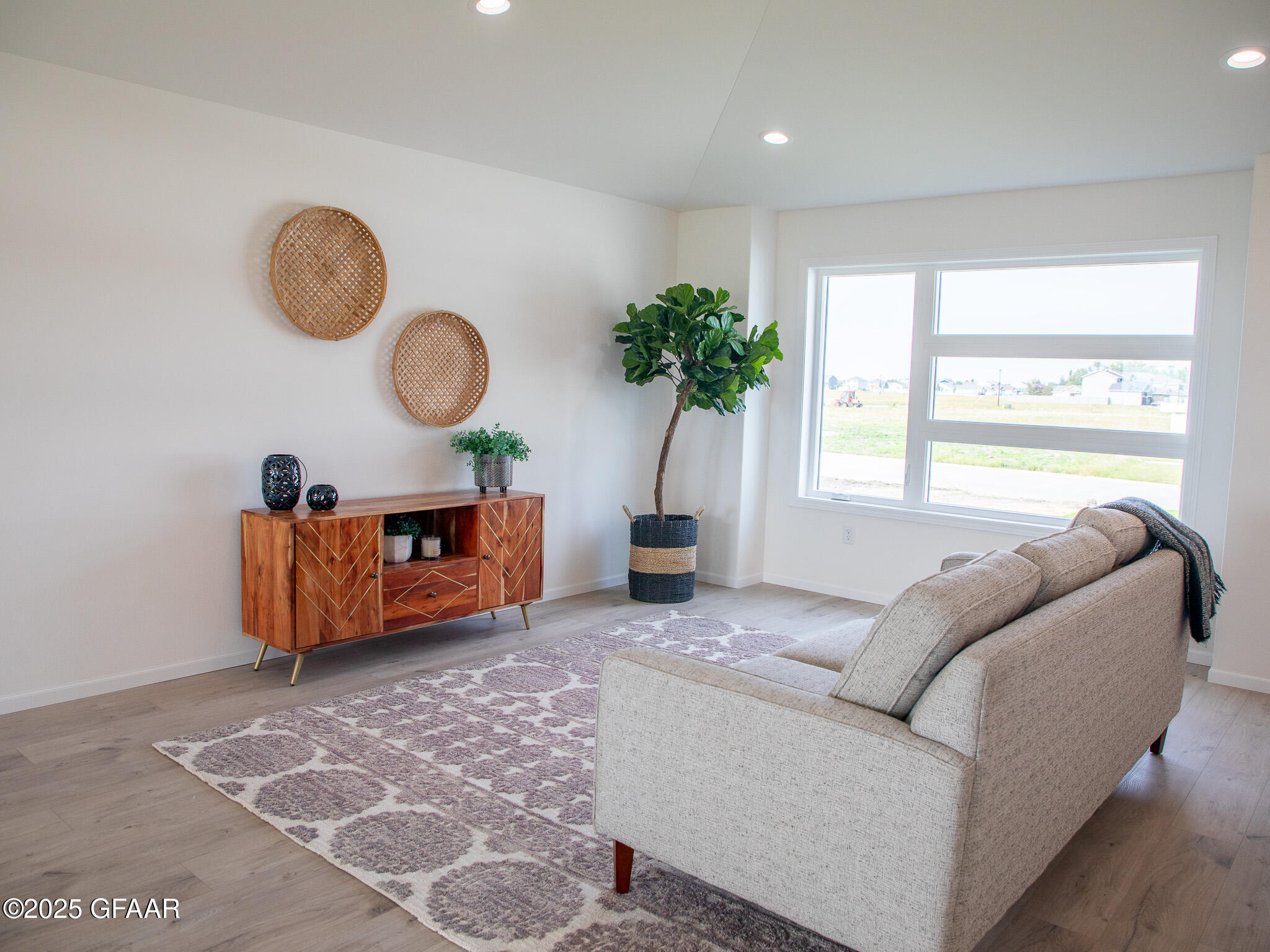 property viewer photo 1