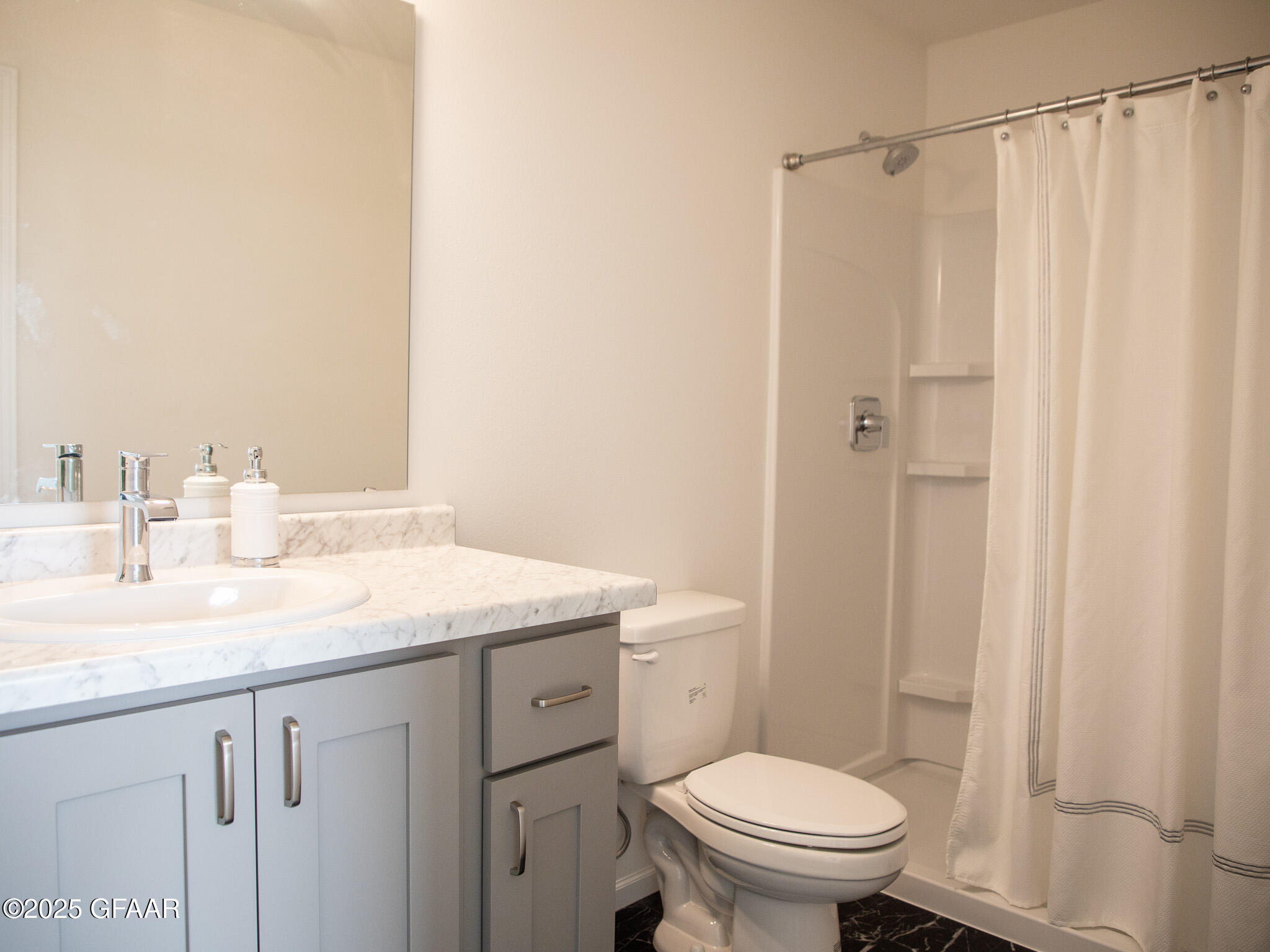 property viewer photo 13