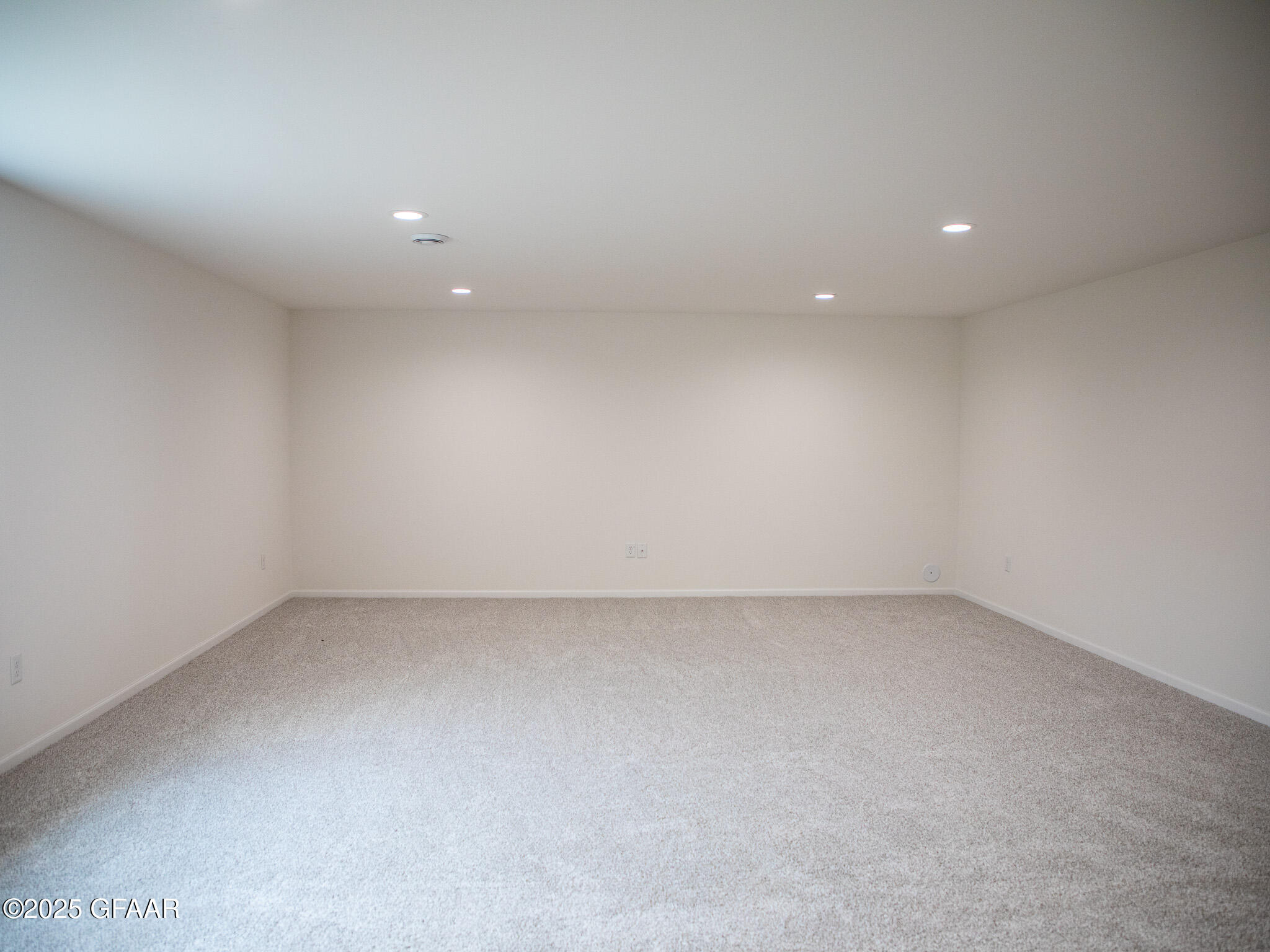 property viewer photo 15