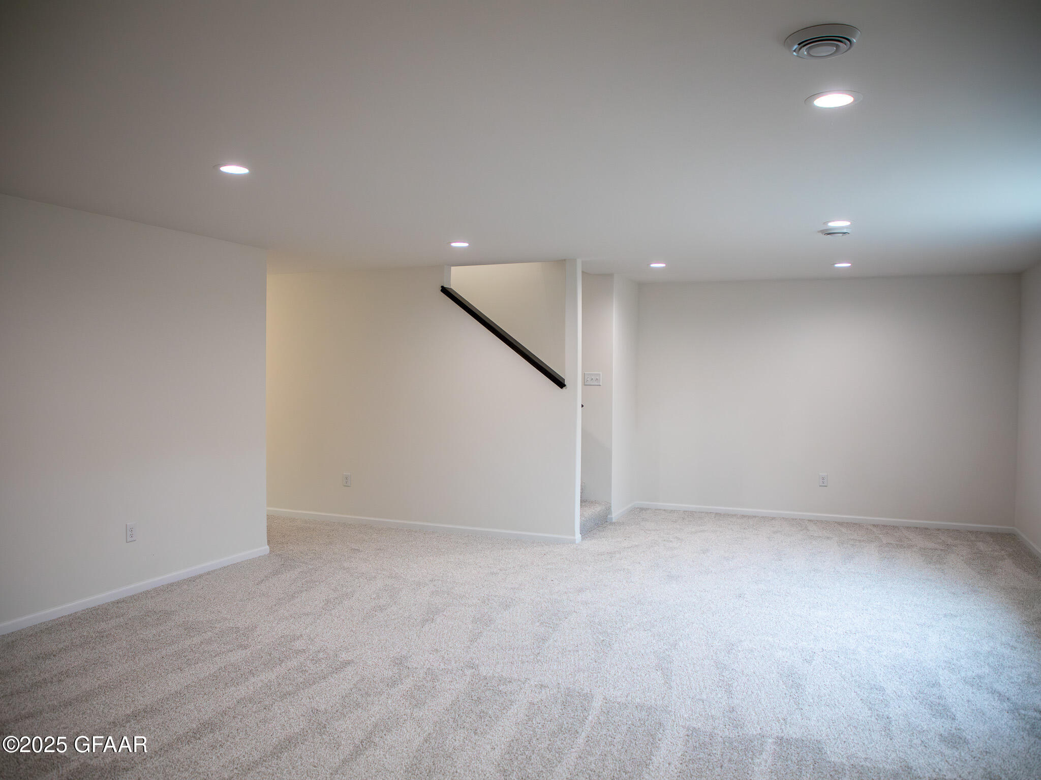 property viewer photo 16