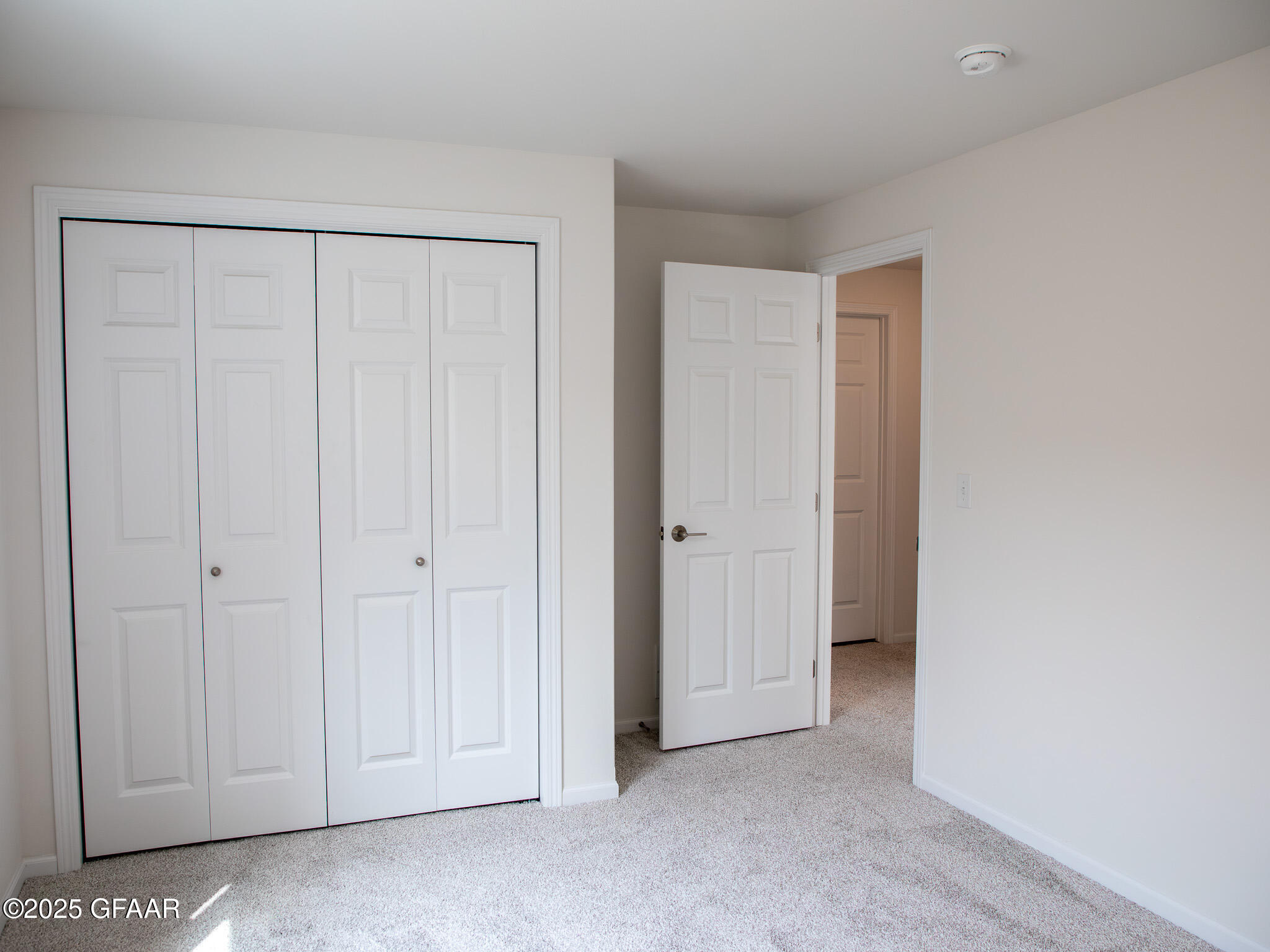 property viewer photo 18