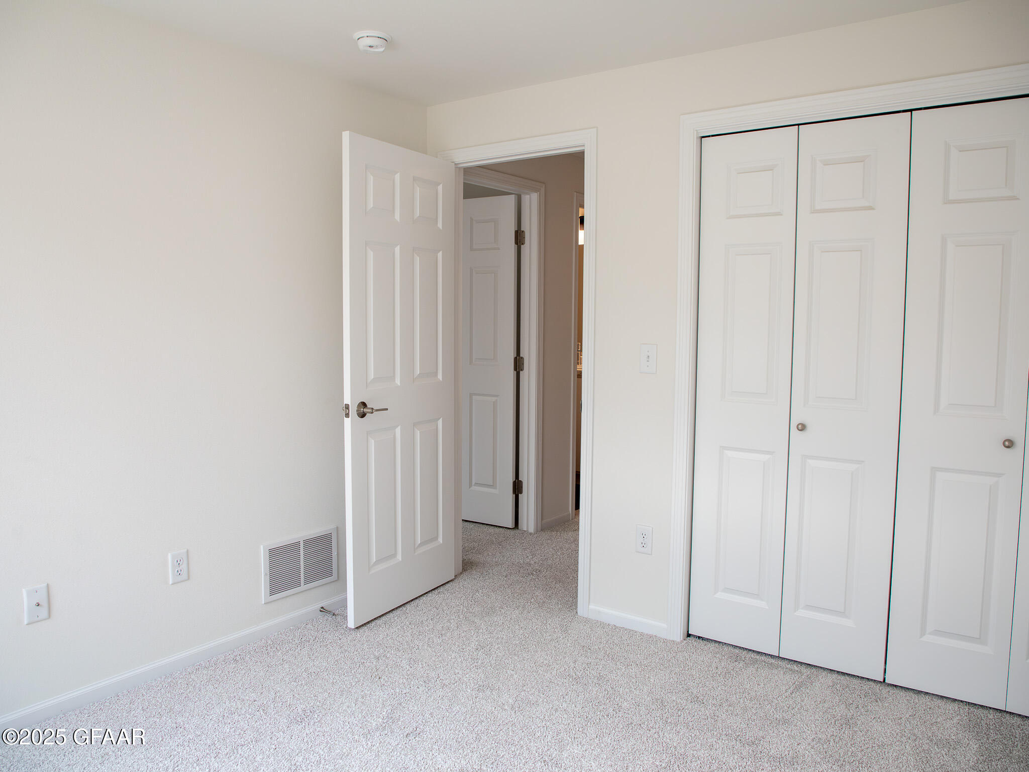 property viewer photo 19