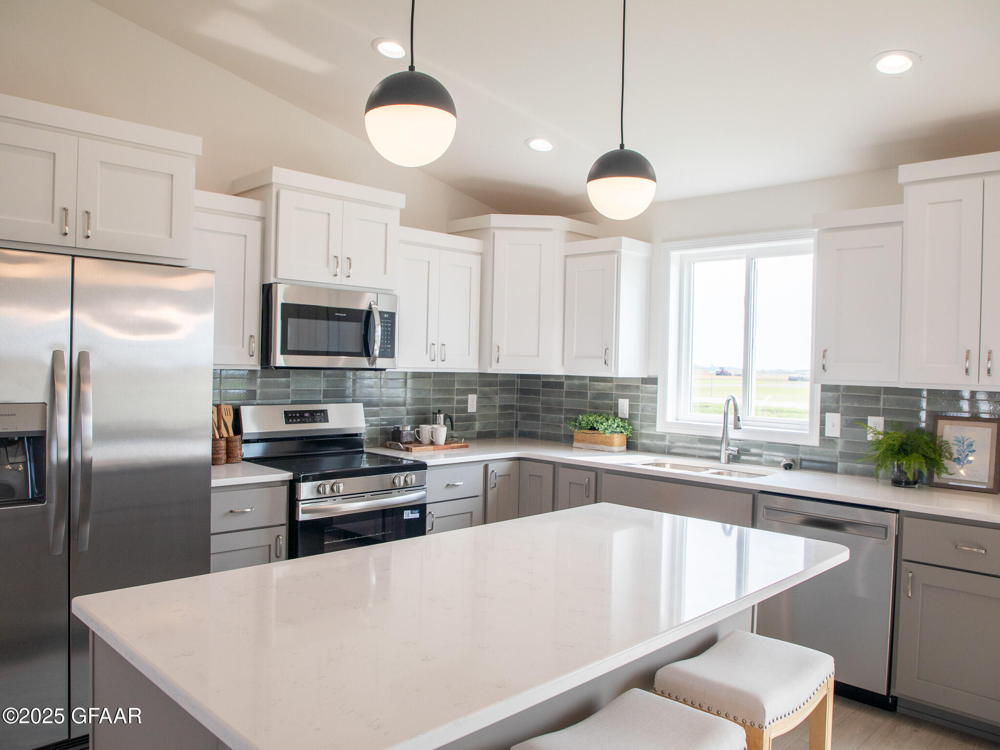 property viewer photo 3