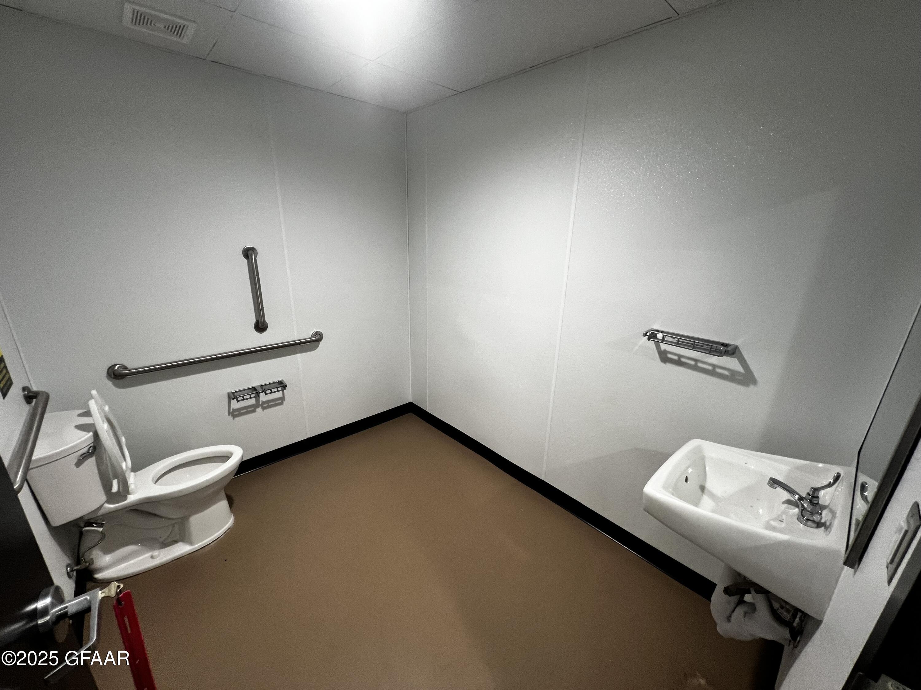 main property photo 12
