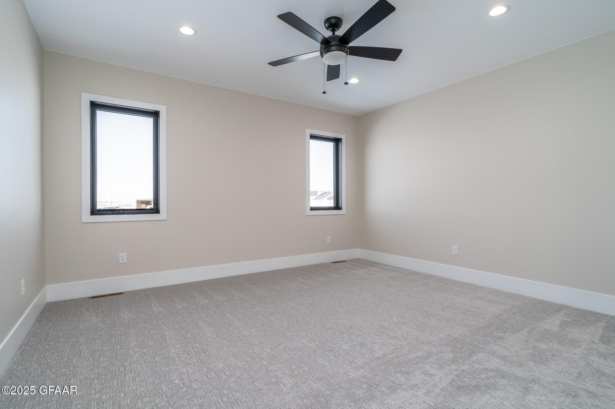 property viewer photo 11