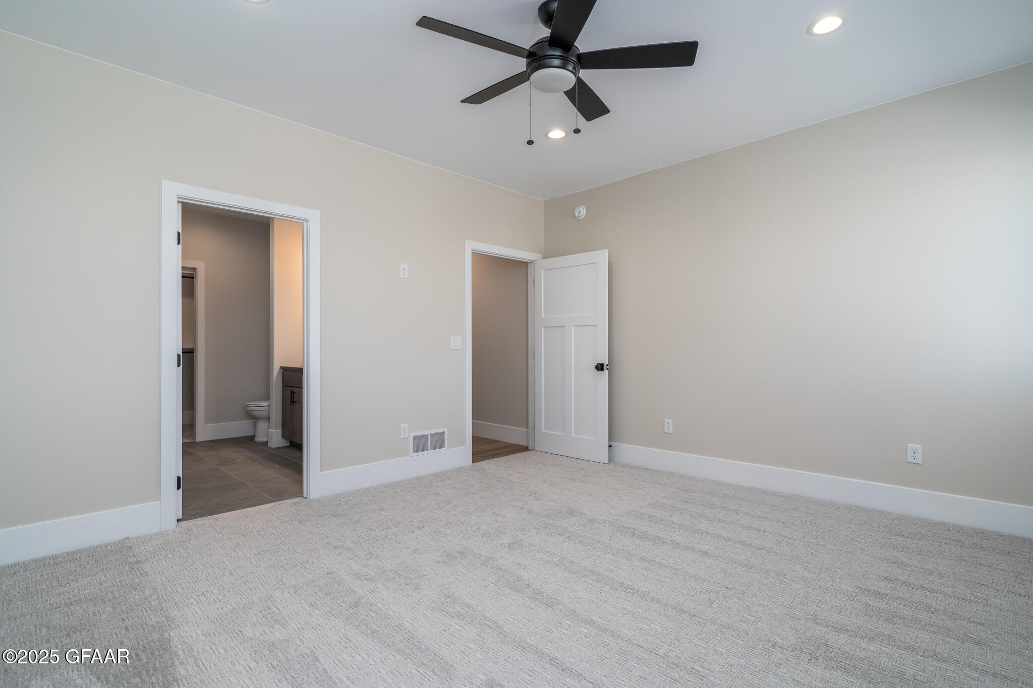 property viewer photo 12