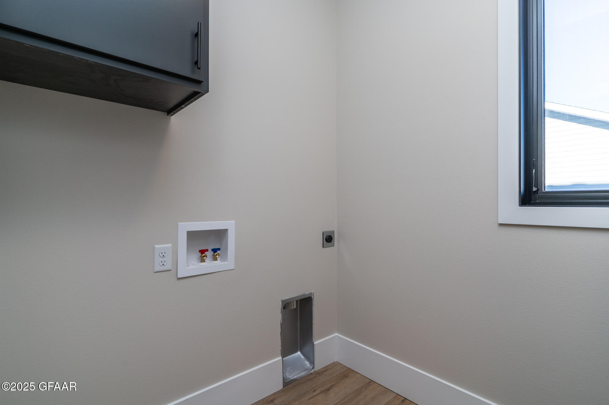 property viewer photo 17