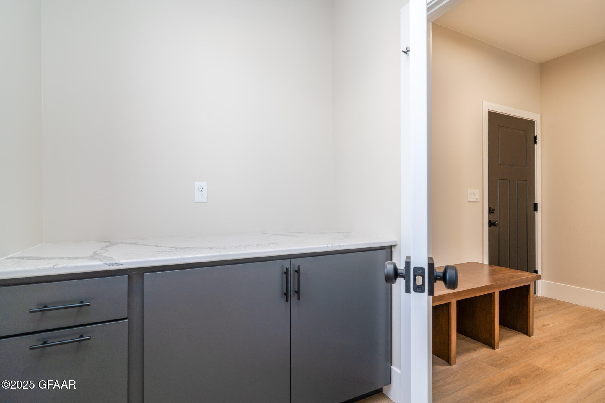 property viewer photo 18