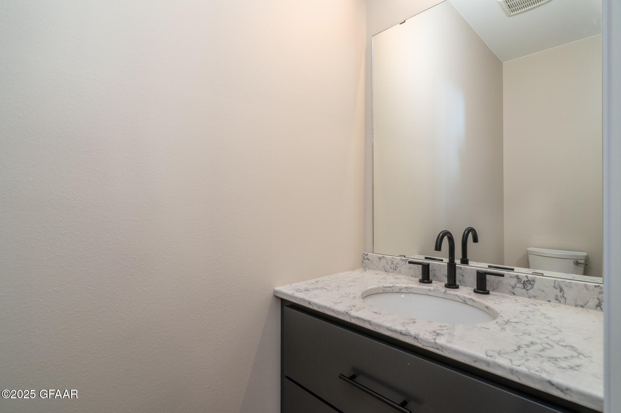 property viewer photo 19
