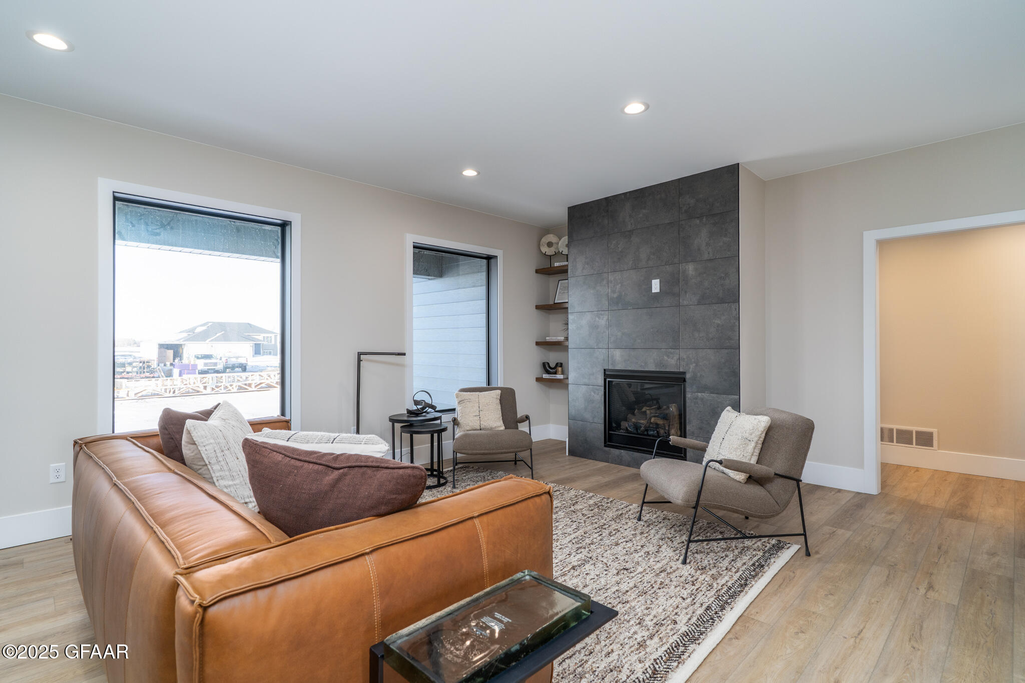 property viewer photo 2