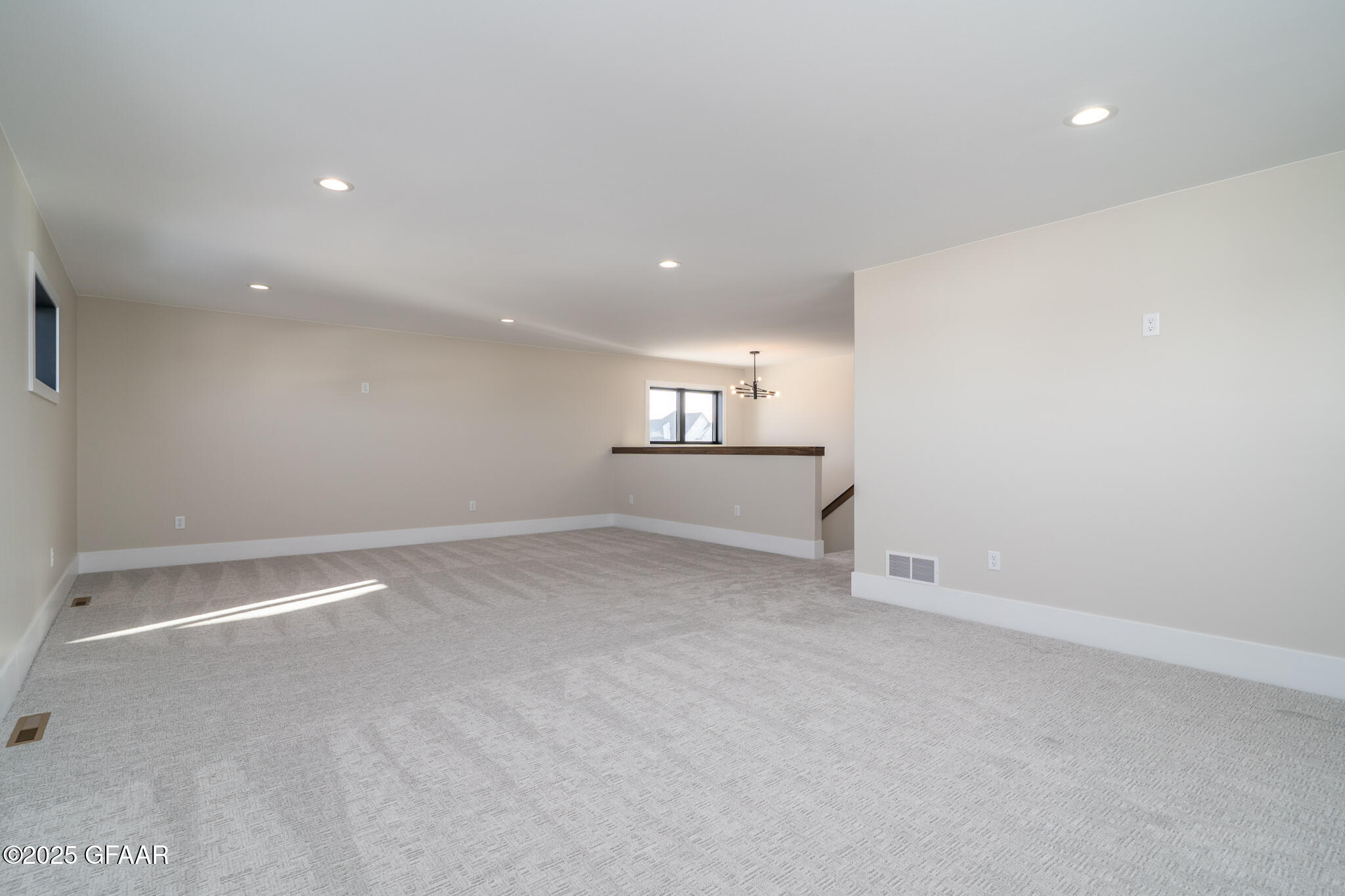 property viewer photo 21