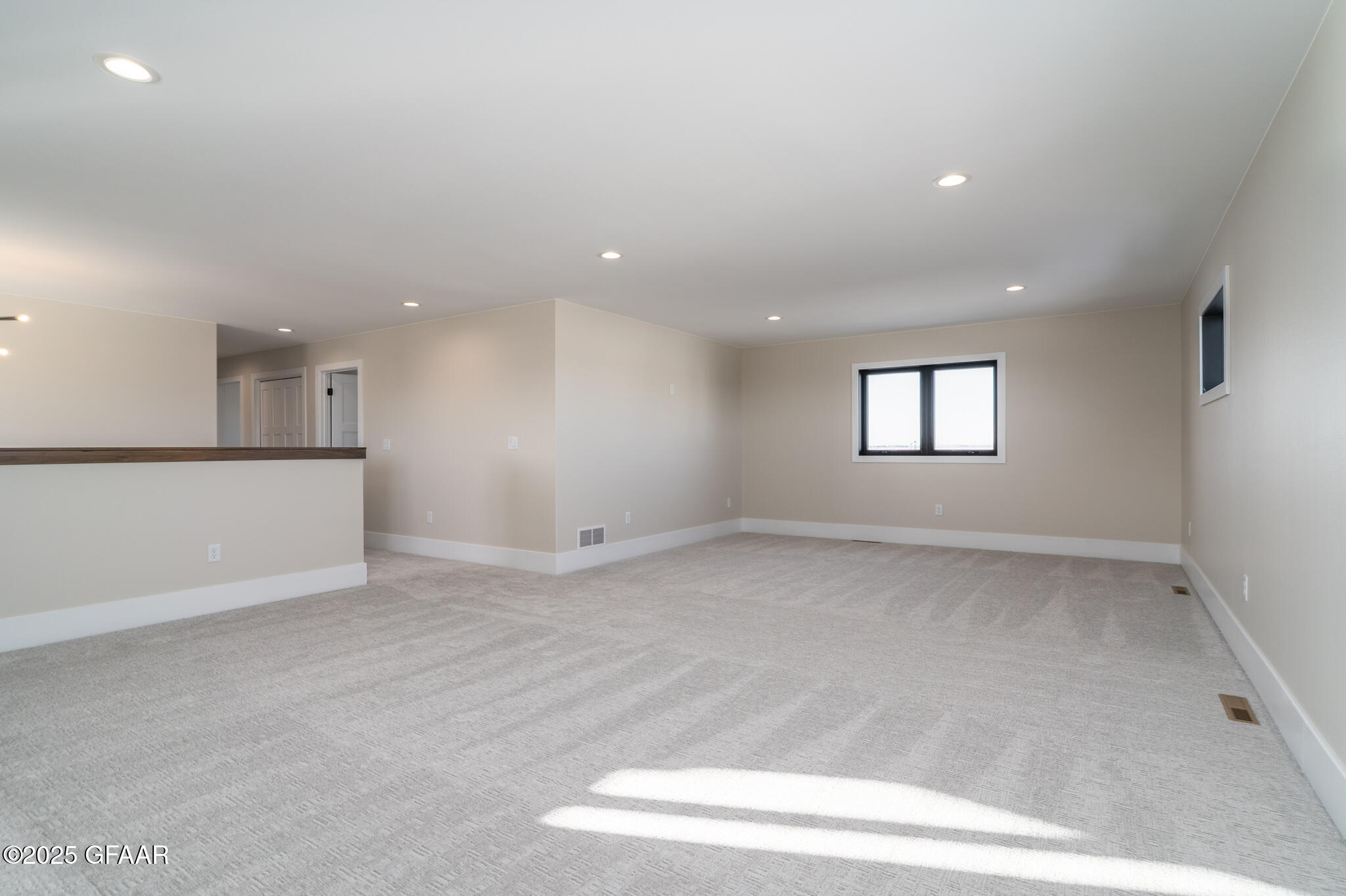 property viewer photo 22