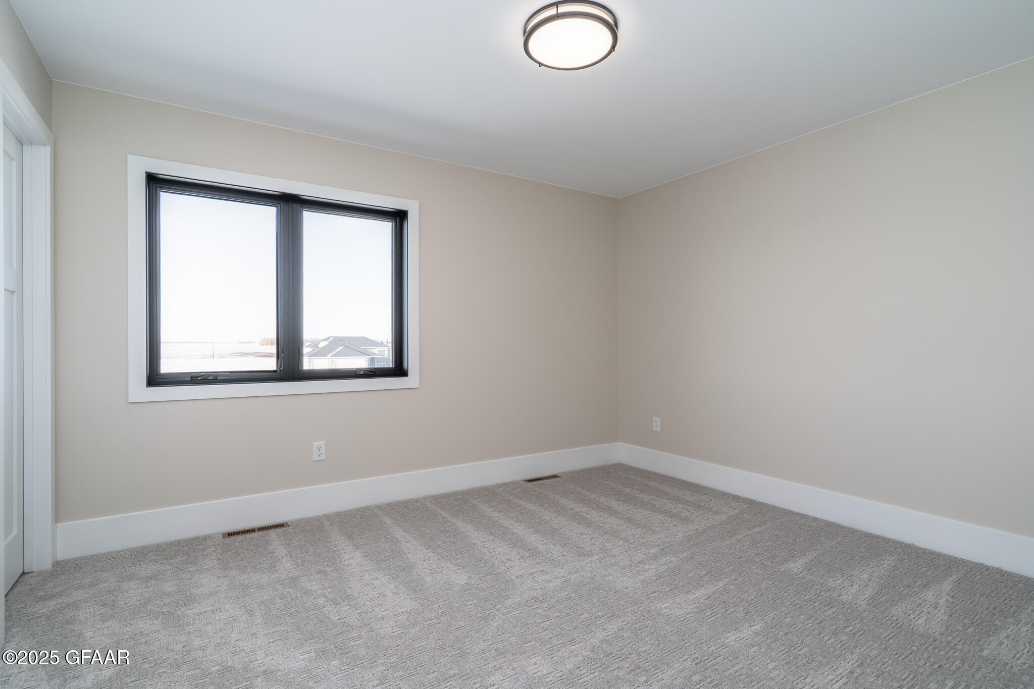 property viewer photo 24