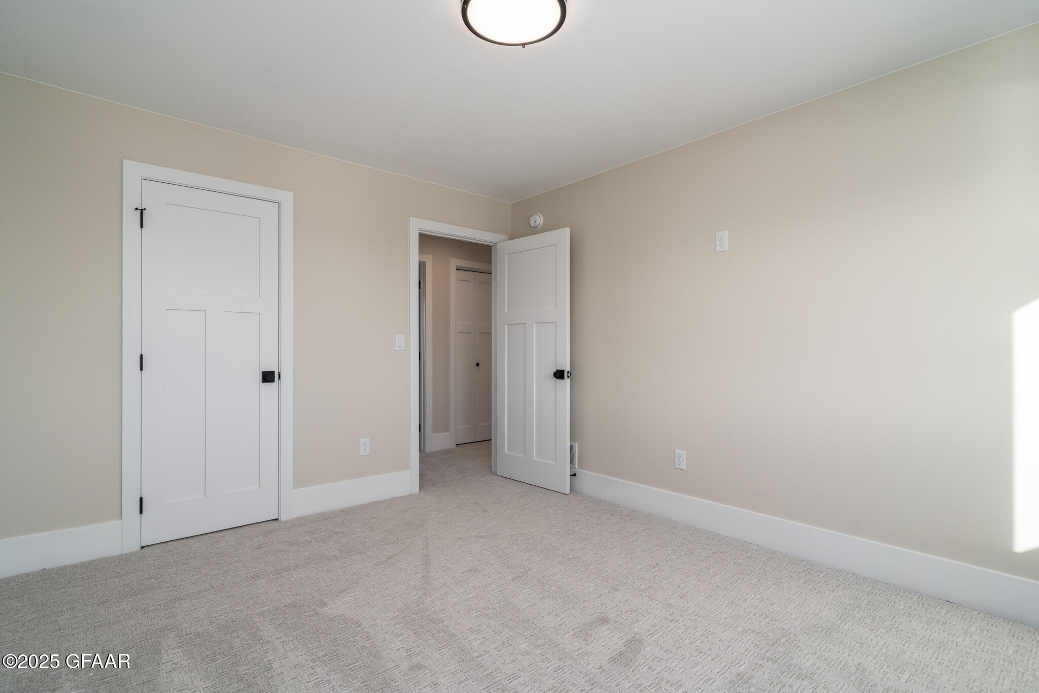 property viewer photo 29