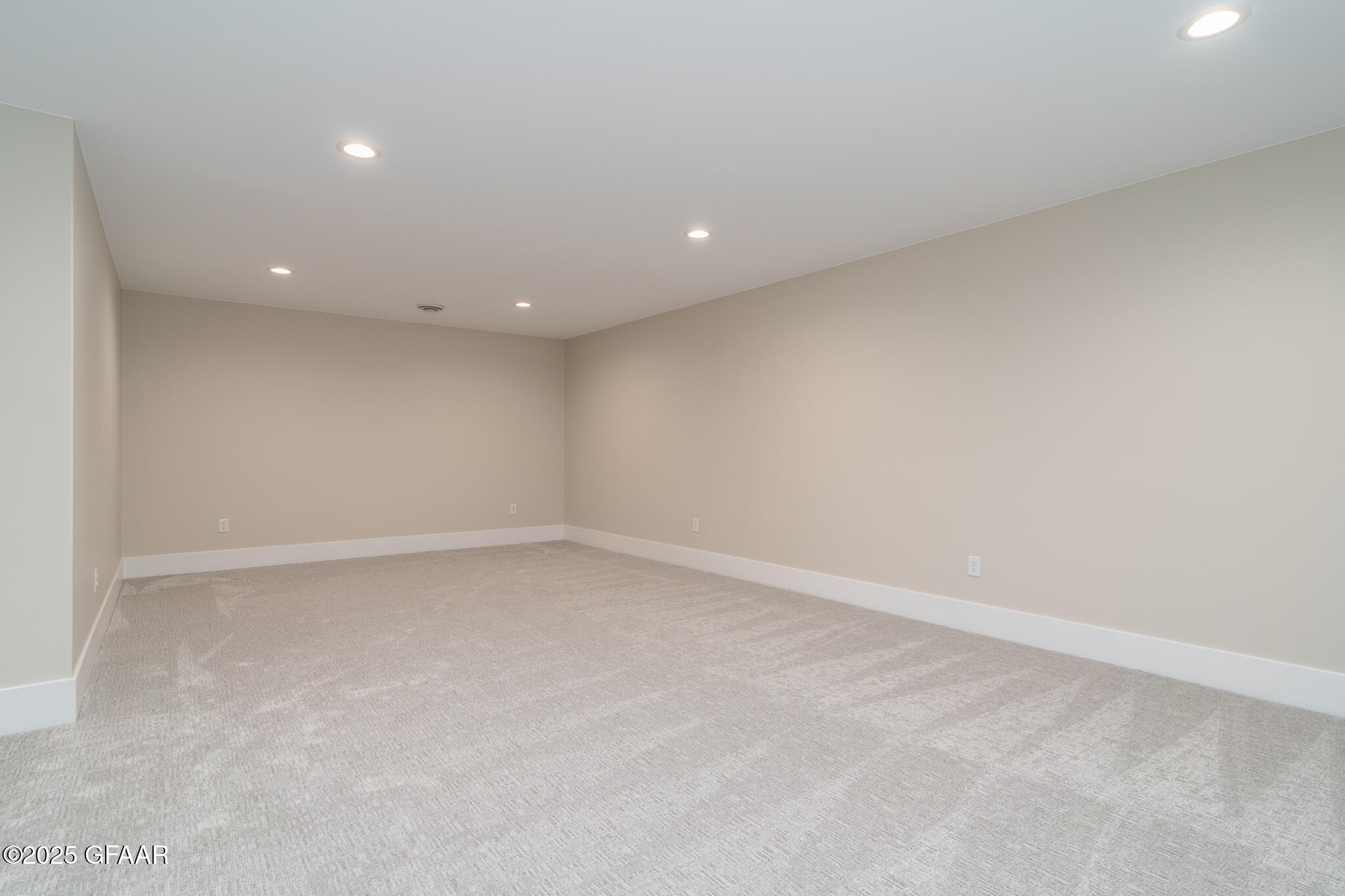 property viewer photo 32