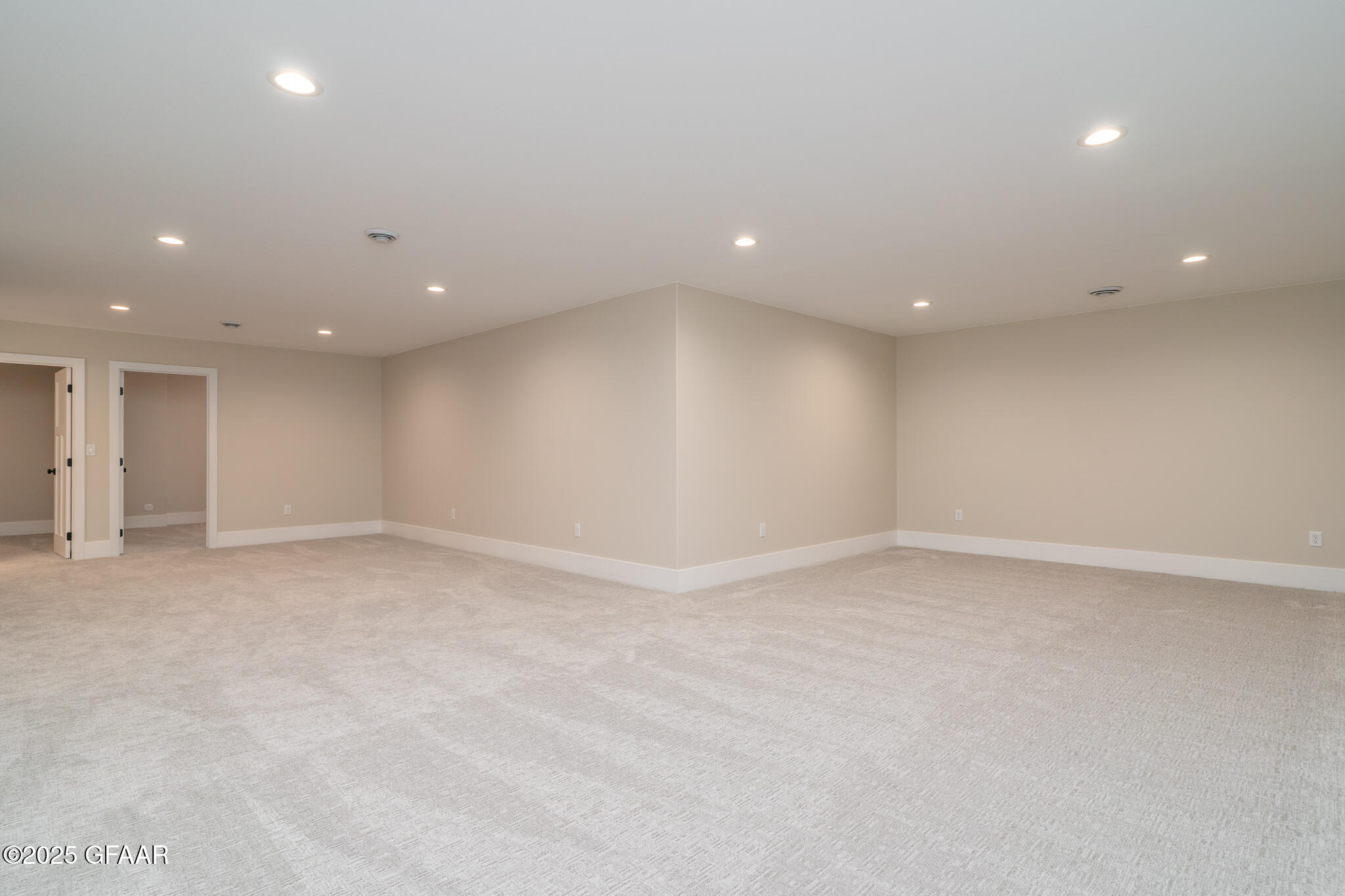 property viewer photo 33