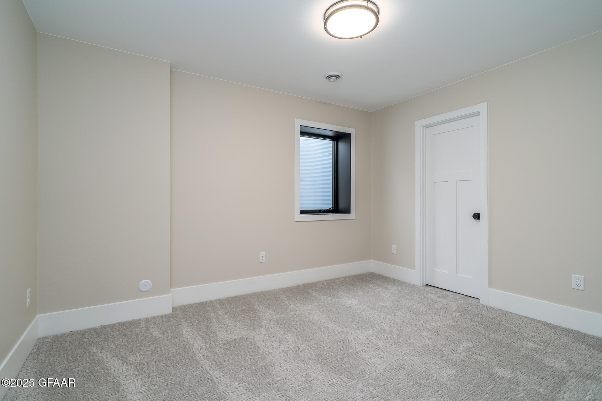 property viewer photo 37