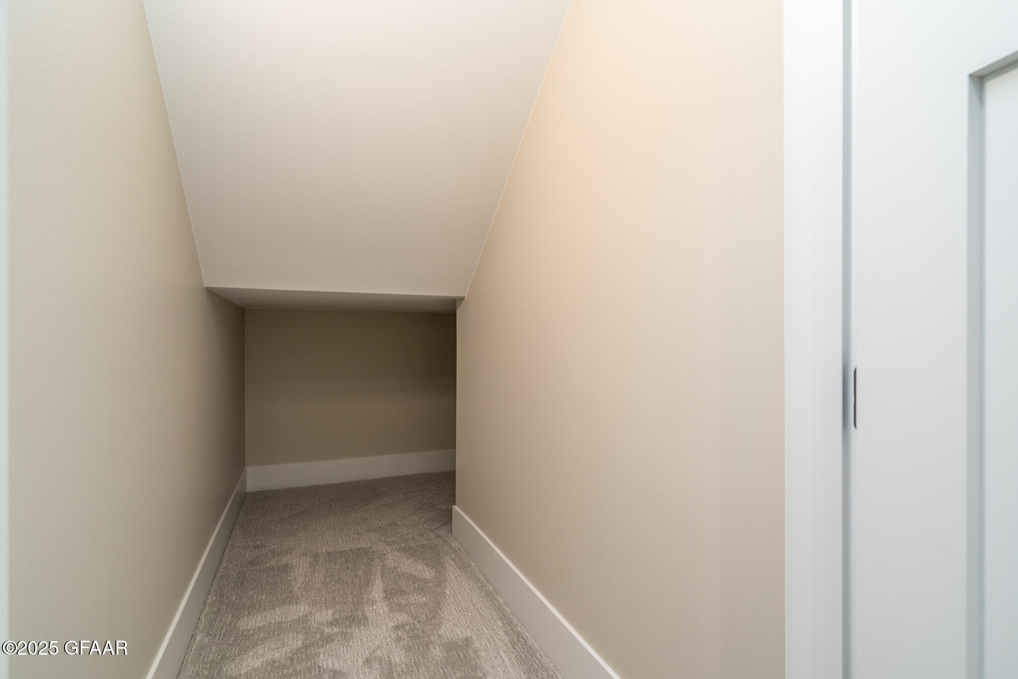 property viewer photo 41