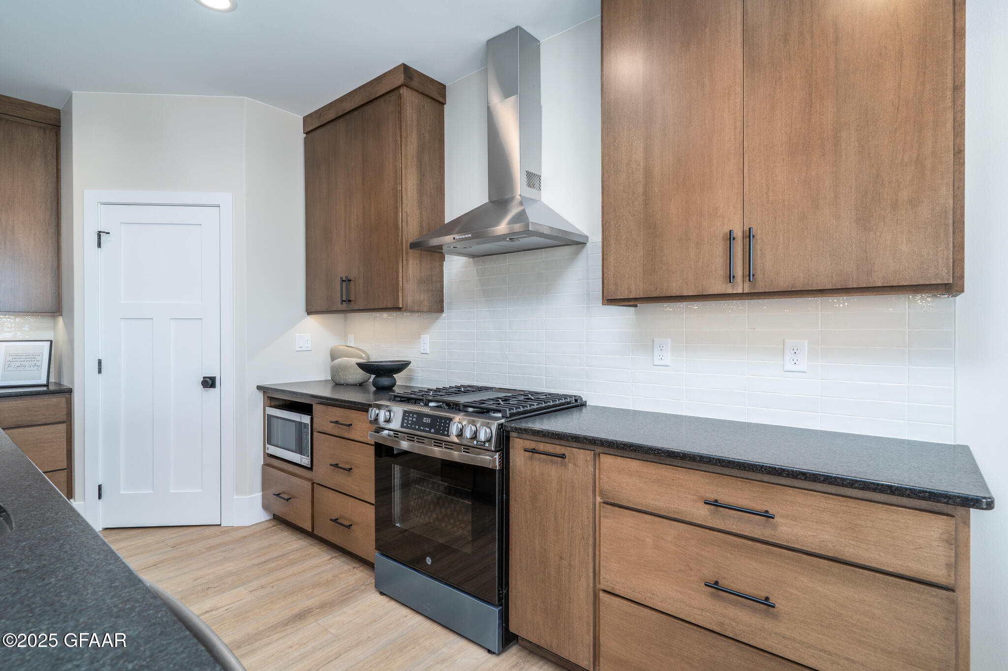 property viewer photo 6