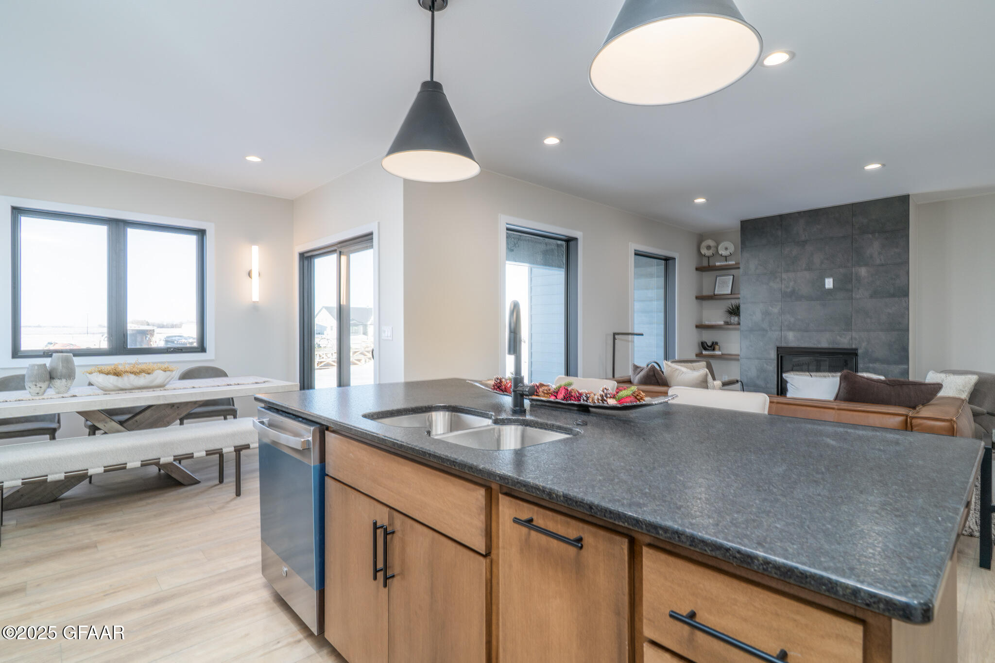 property viewer photo 8