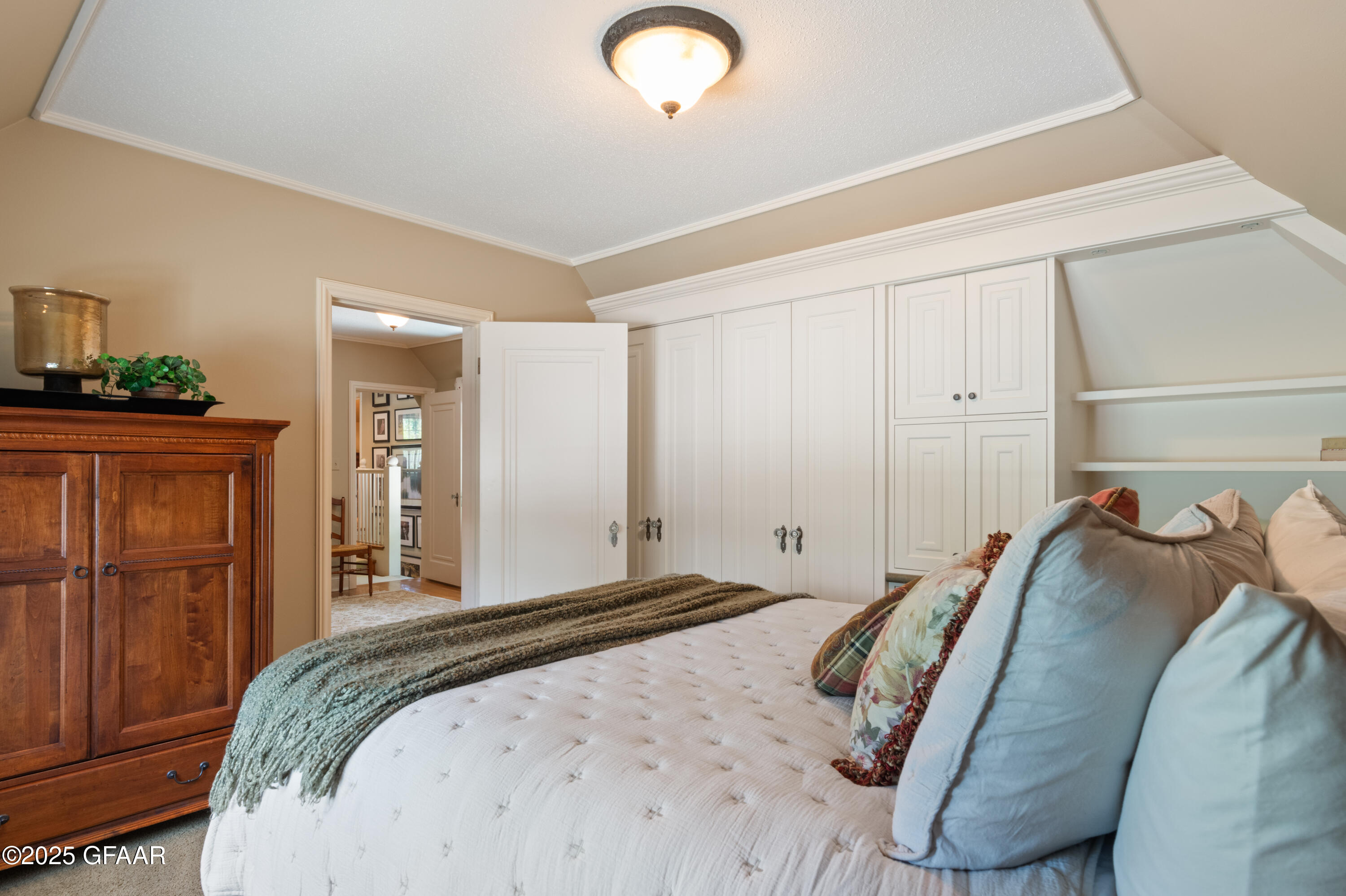 property viewer photo 18