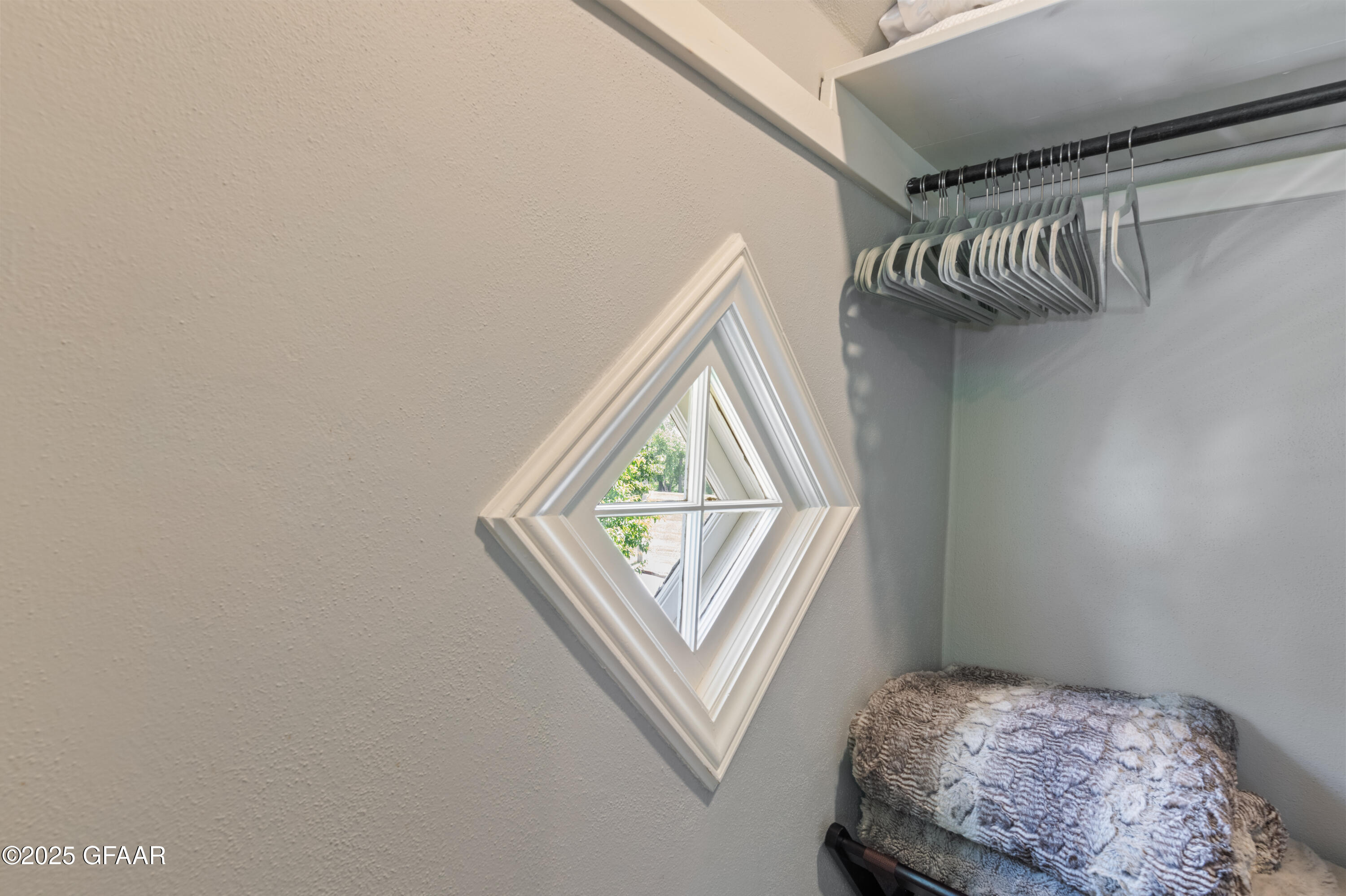 property viewer photo 26