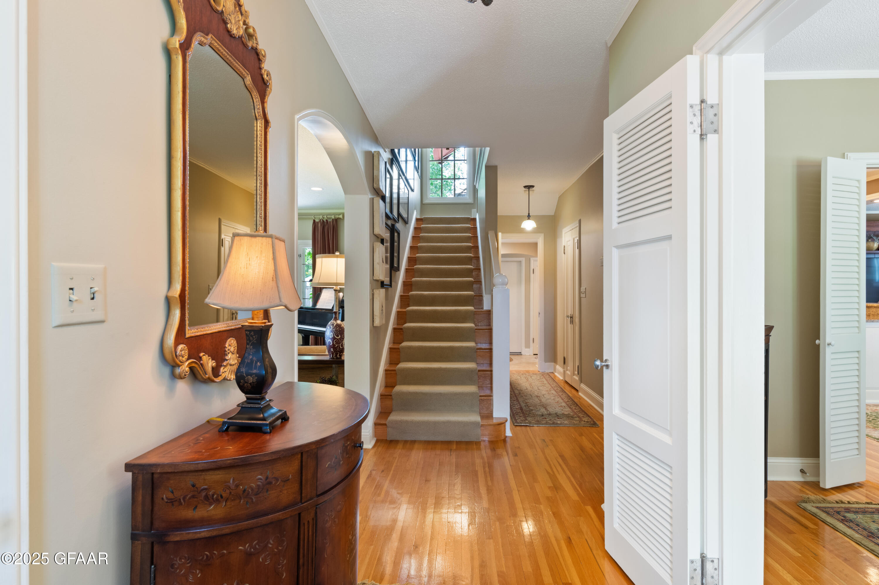 property viewer photo 3