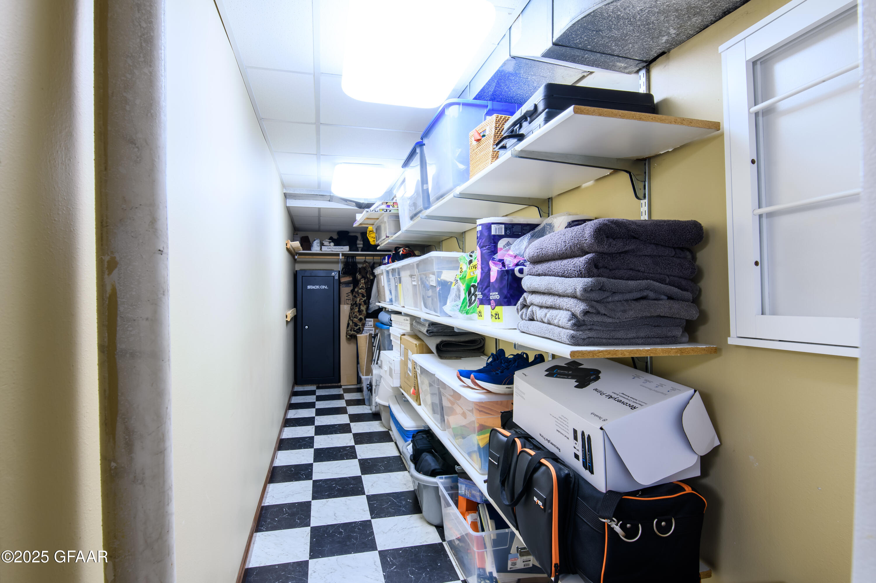 property viewer photo 45