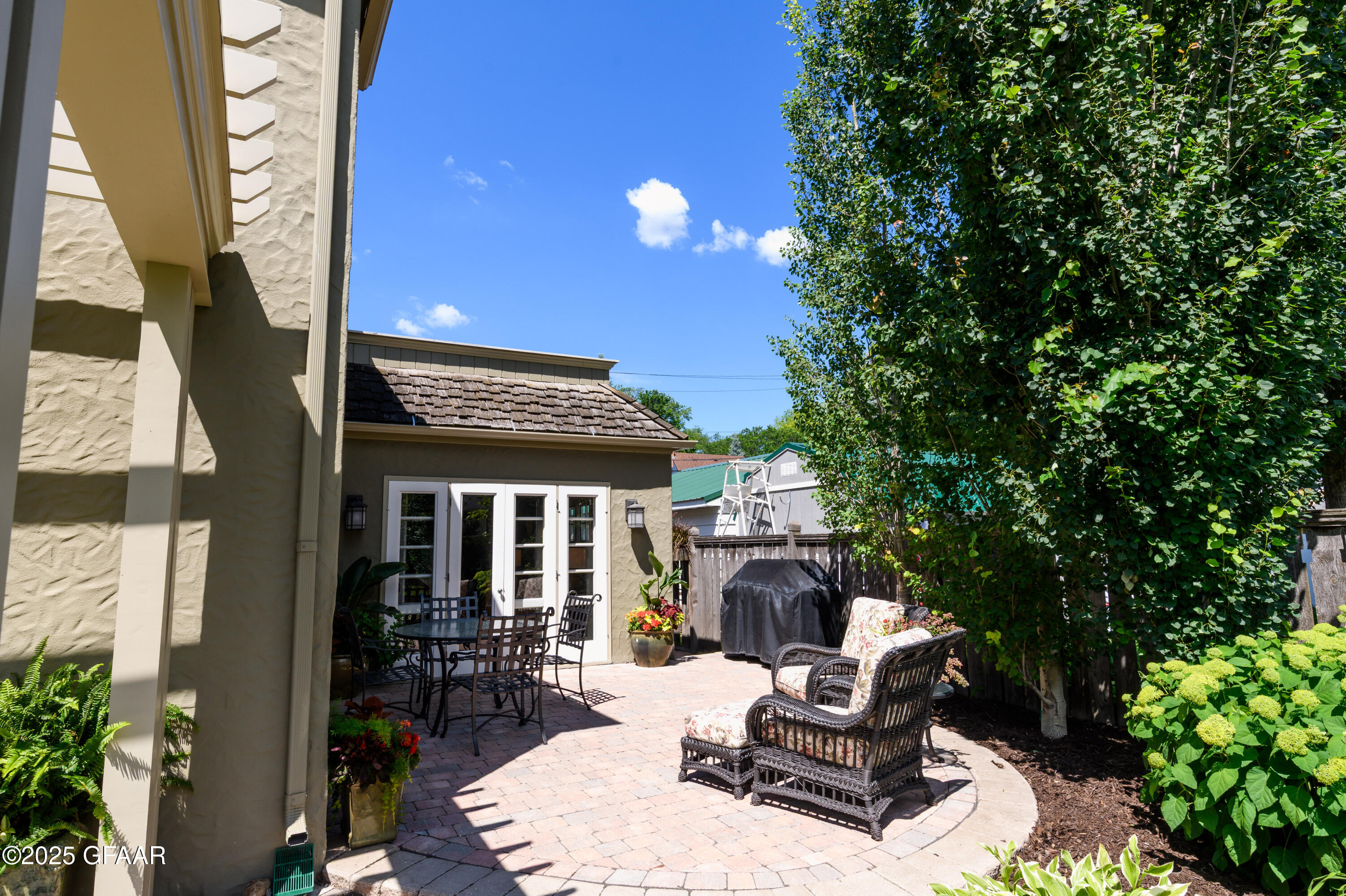 property viewer photo 52