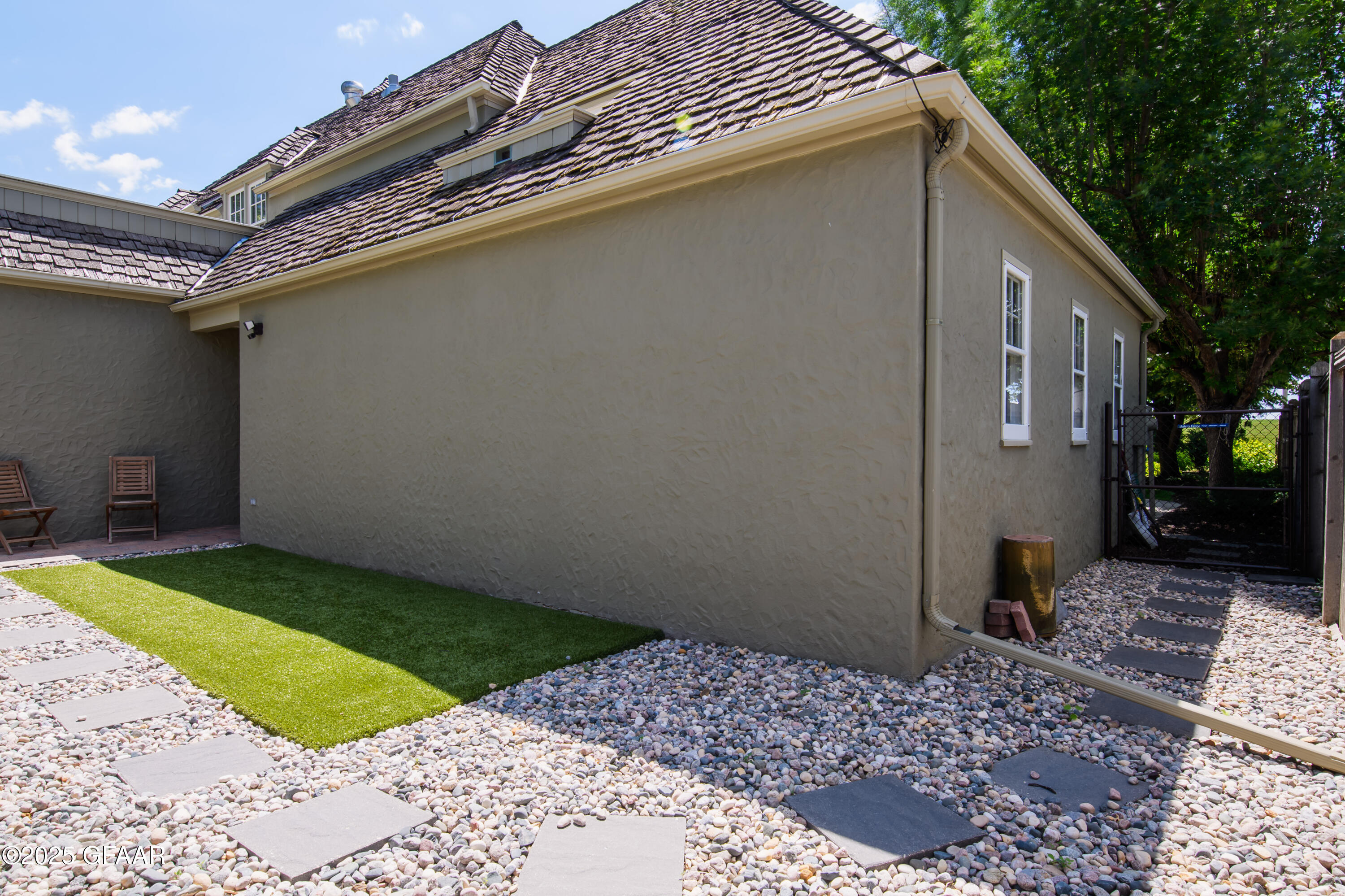 property viewer photo 57