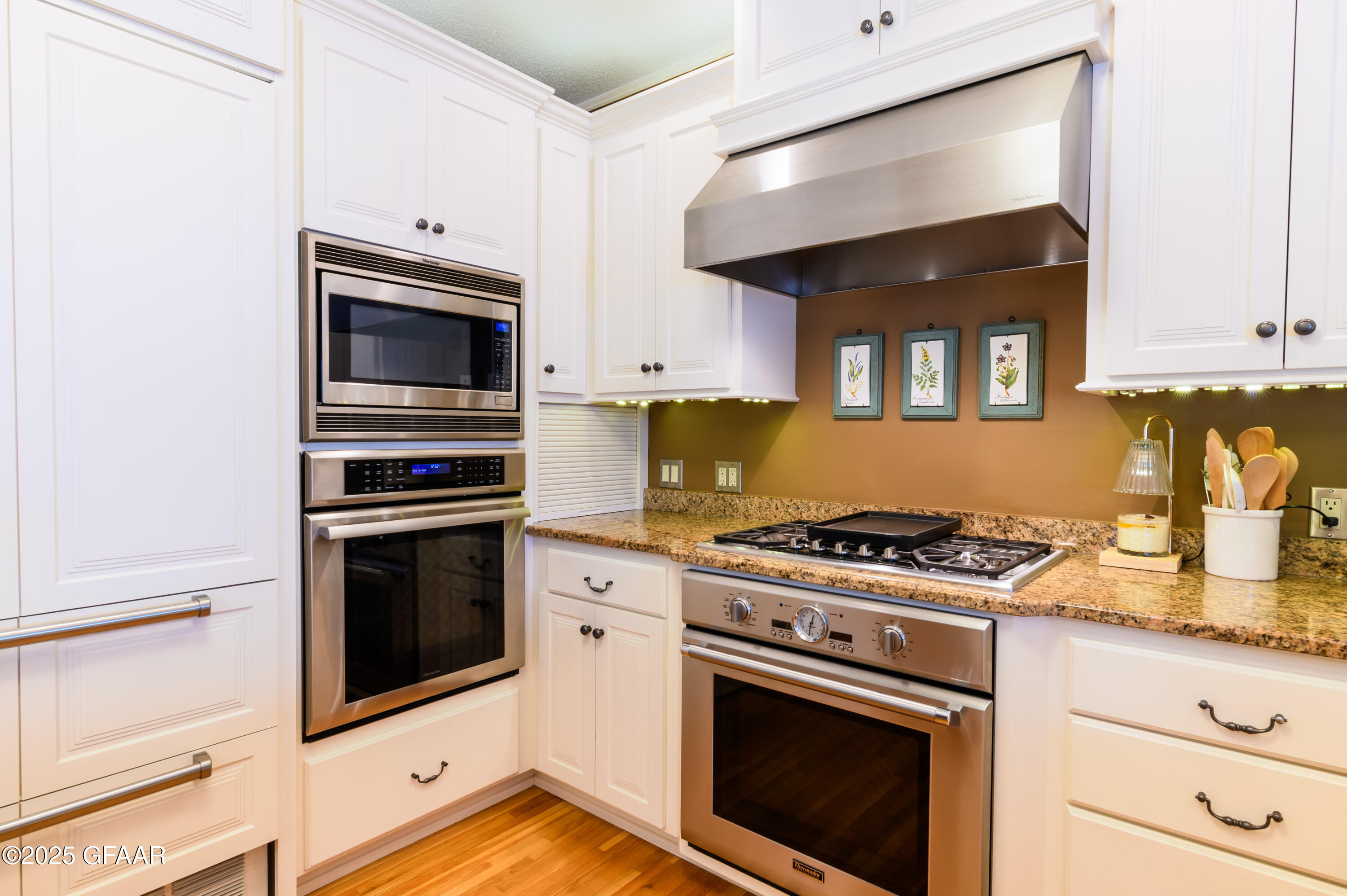 property viewer photo 6