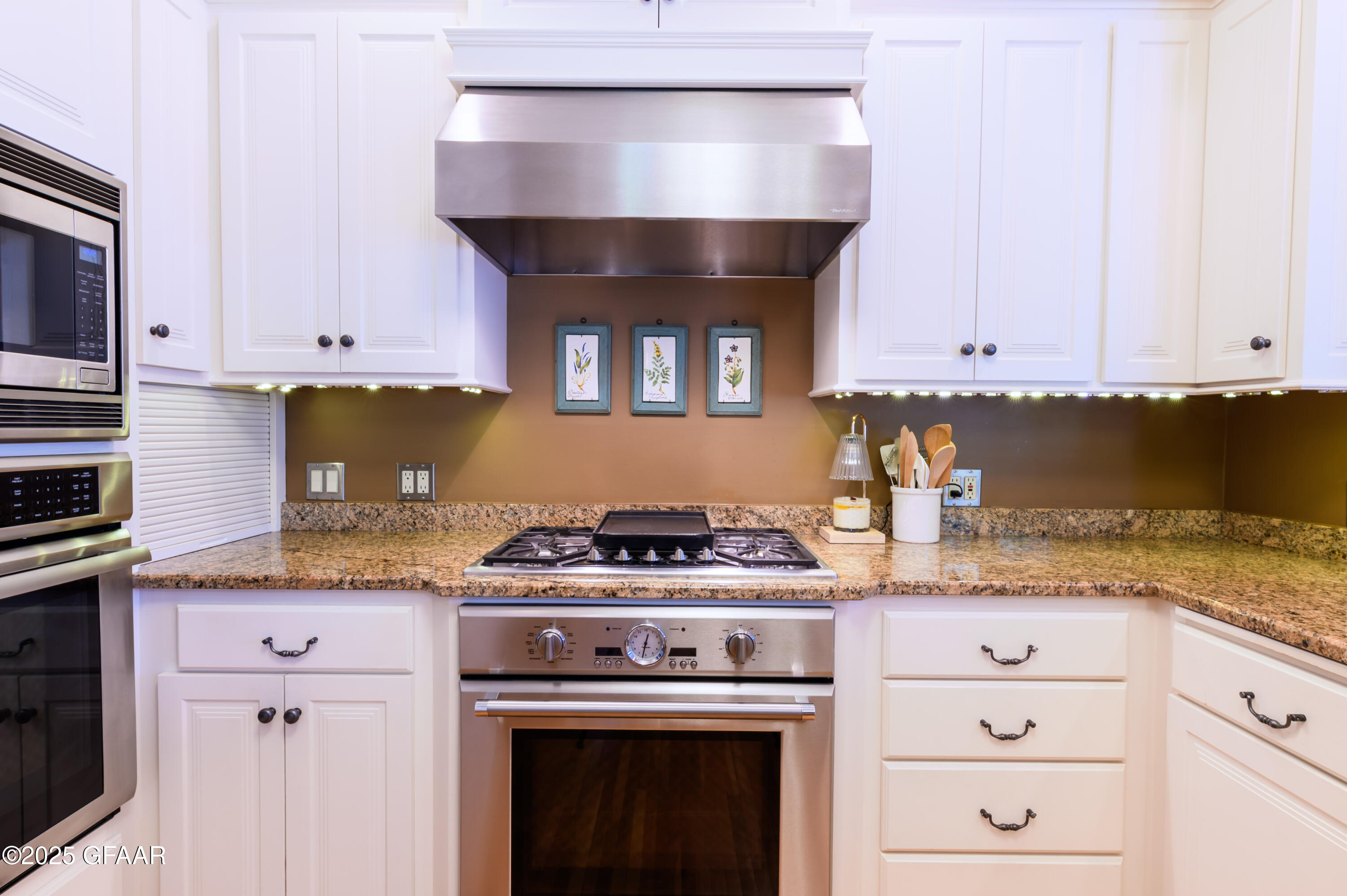 property viewer photo 7