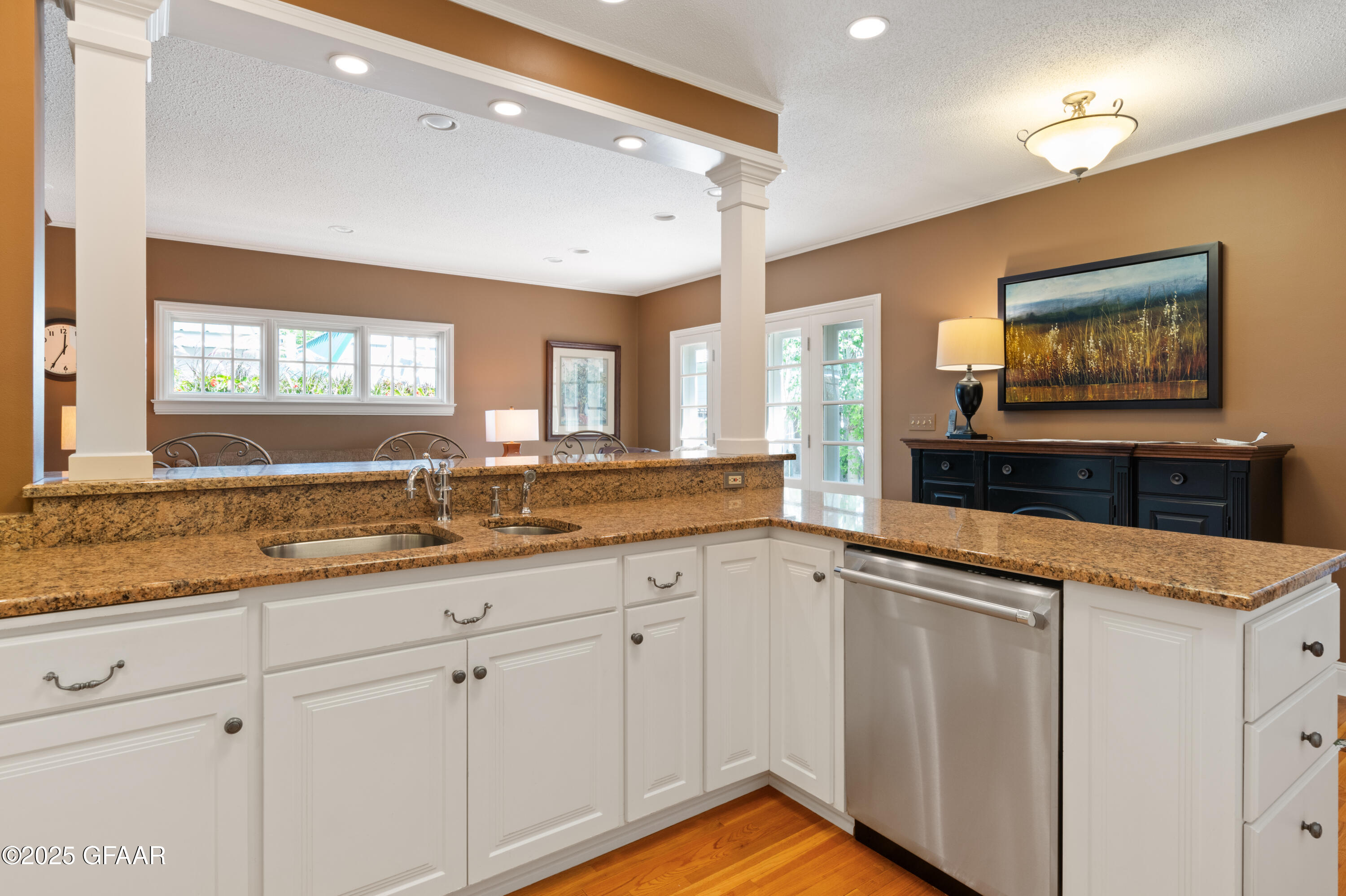 property viewer photo 8