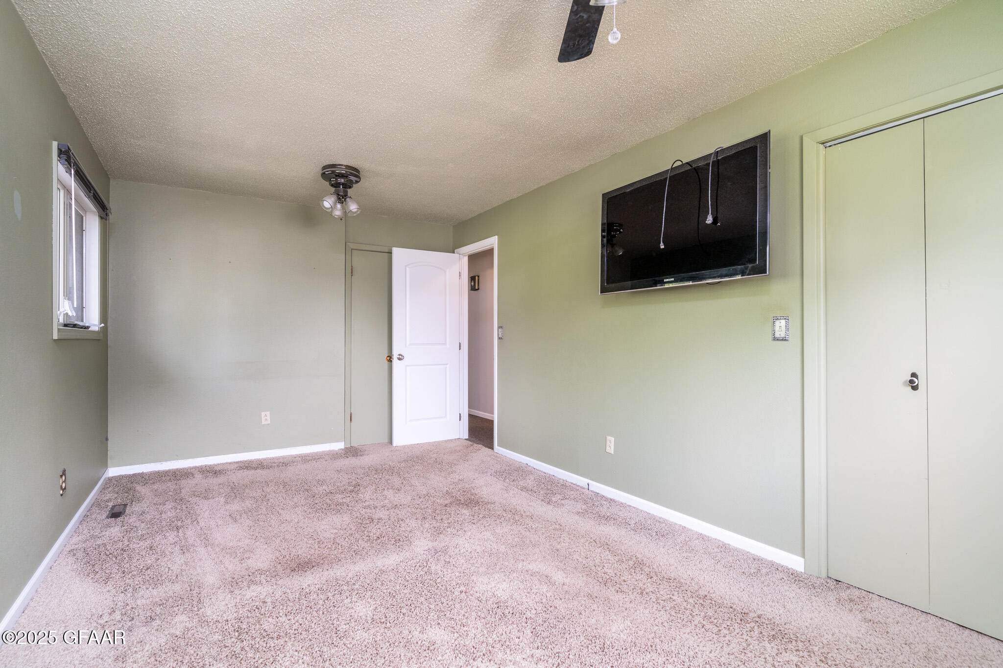 property viewer photo 10