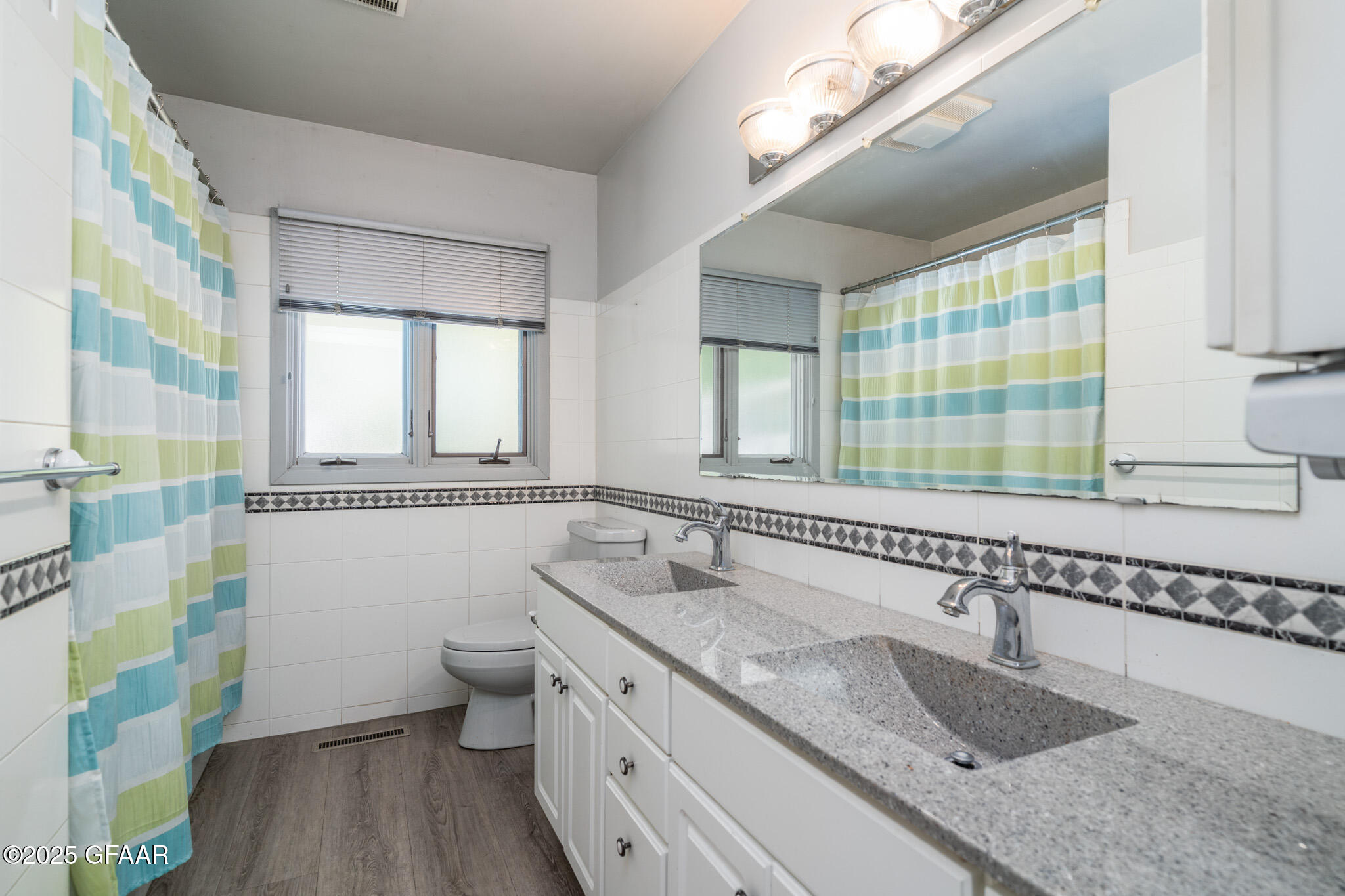 property viewer photo 14