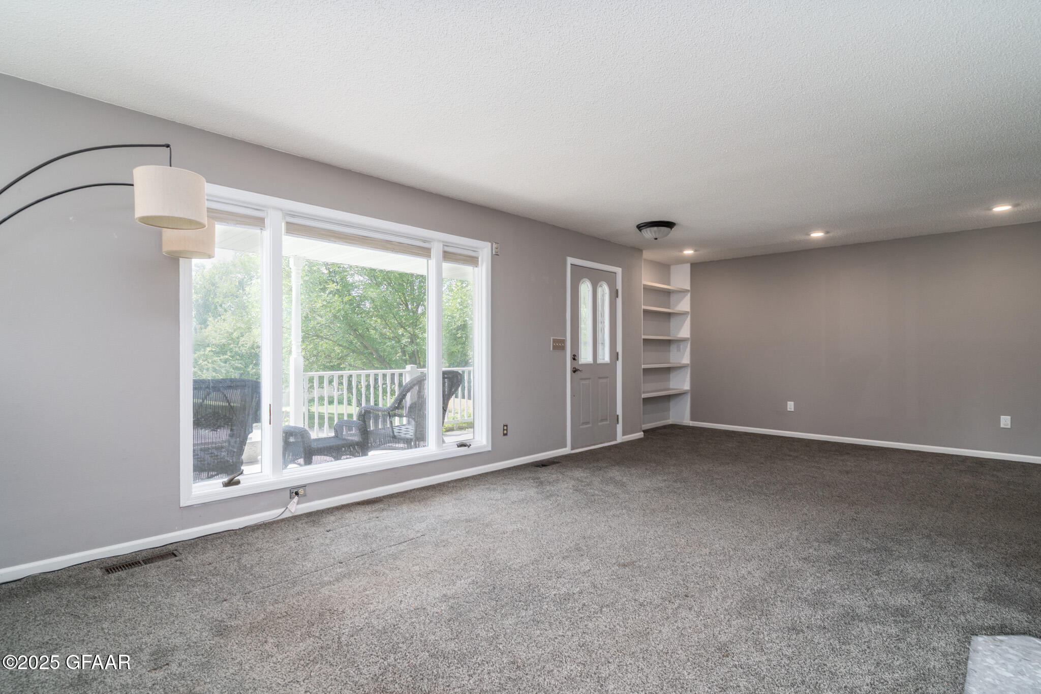property viewer photo 2