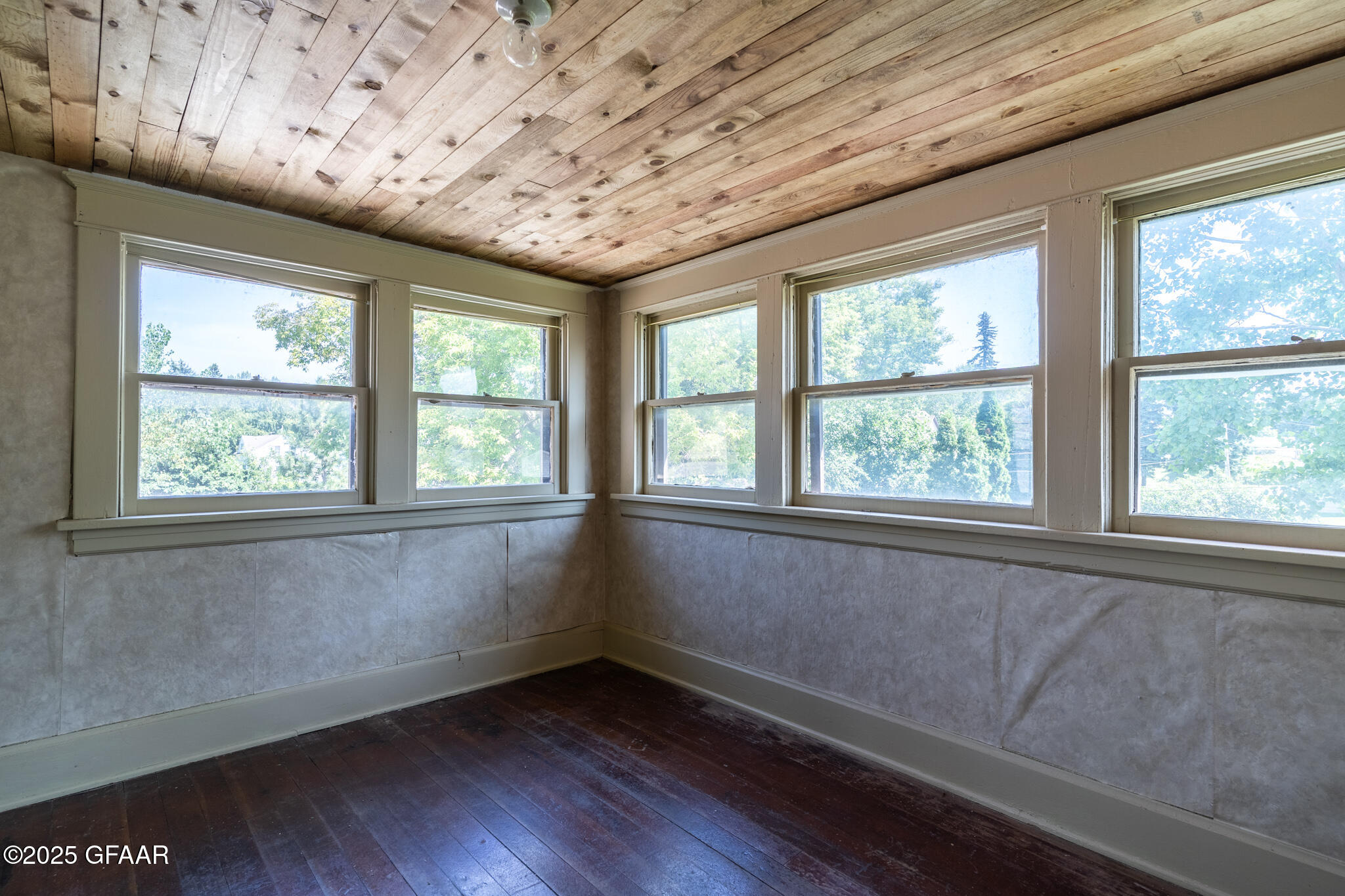 property viewer photo 18