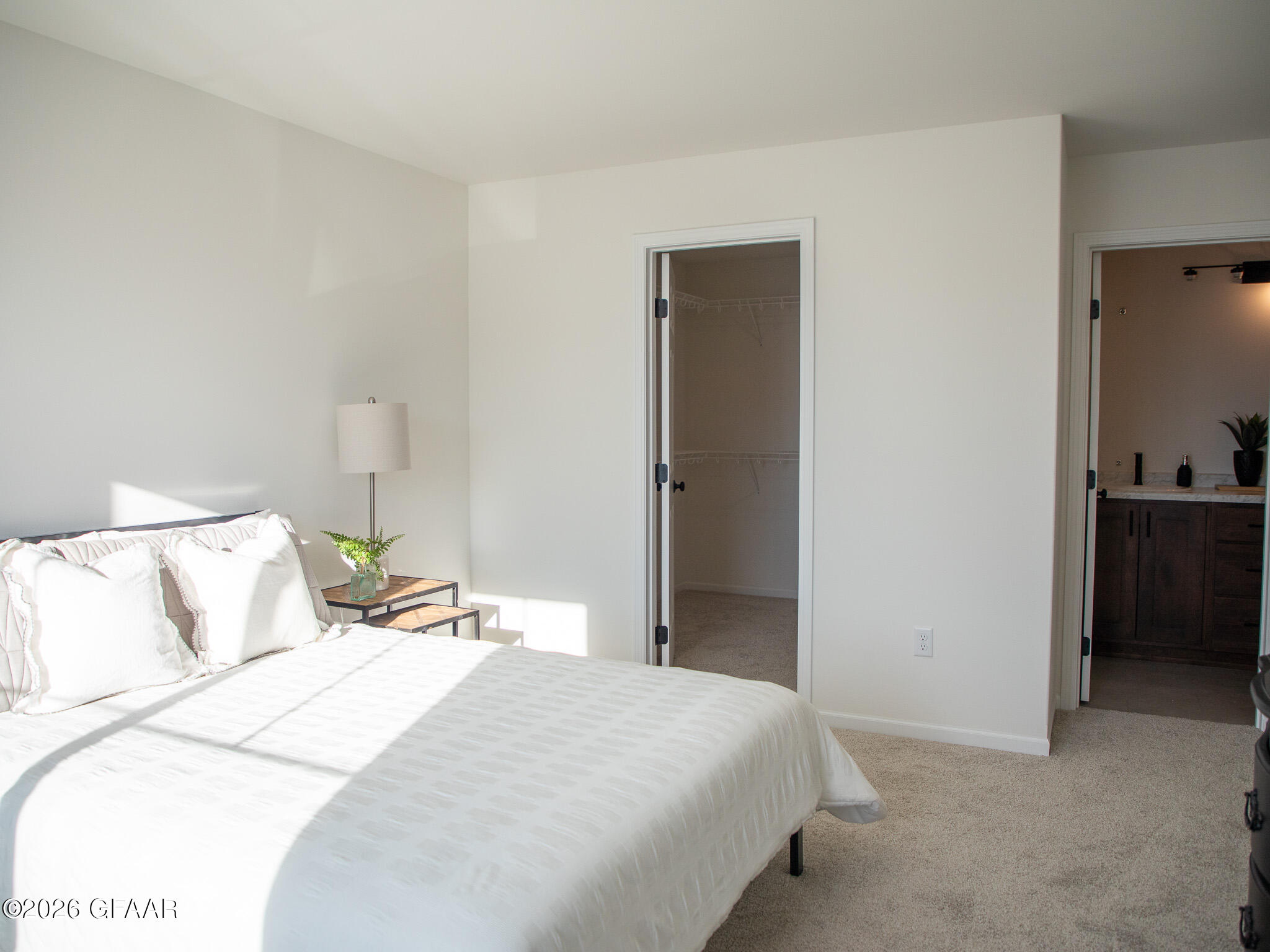 property viewer photo 15